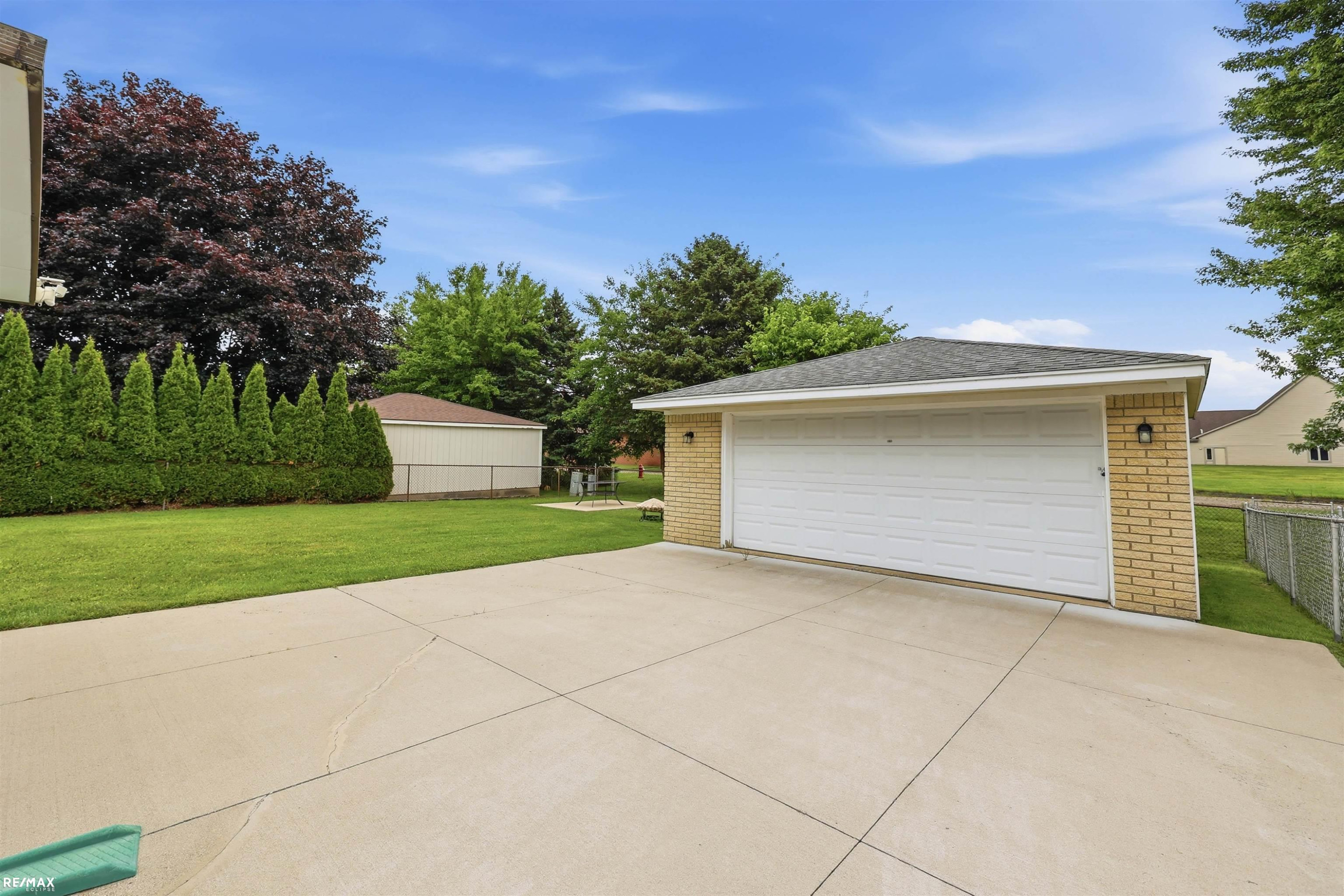 42654 Rutgers Drive, Sterling Heights, MI 48313 — Photo 21
