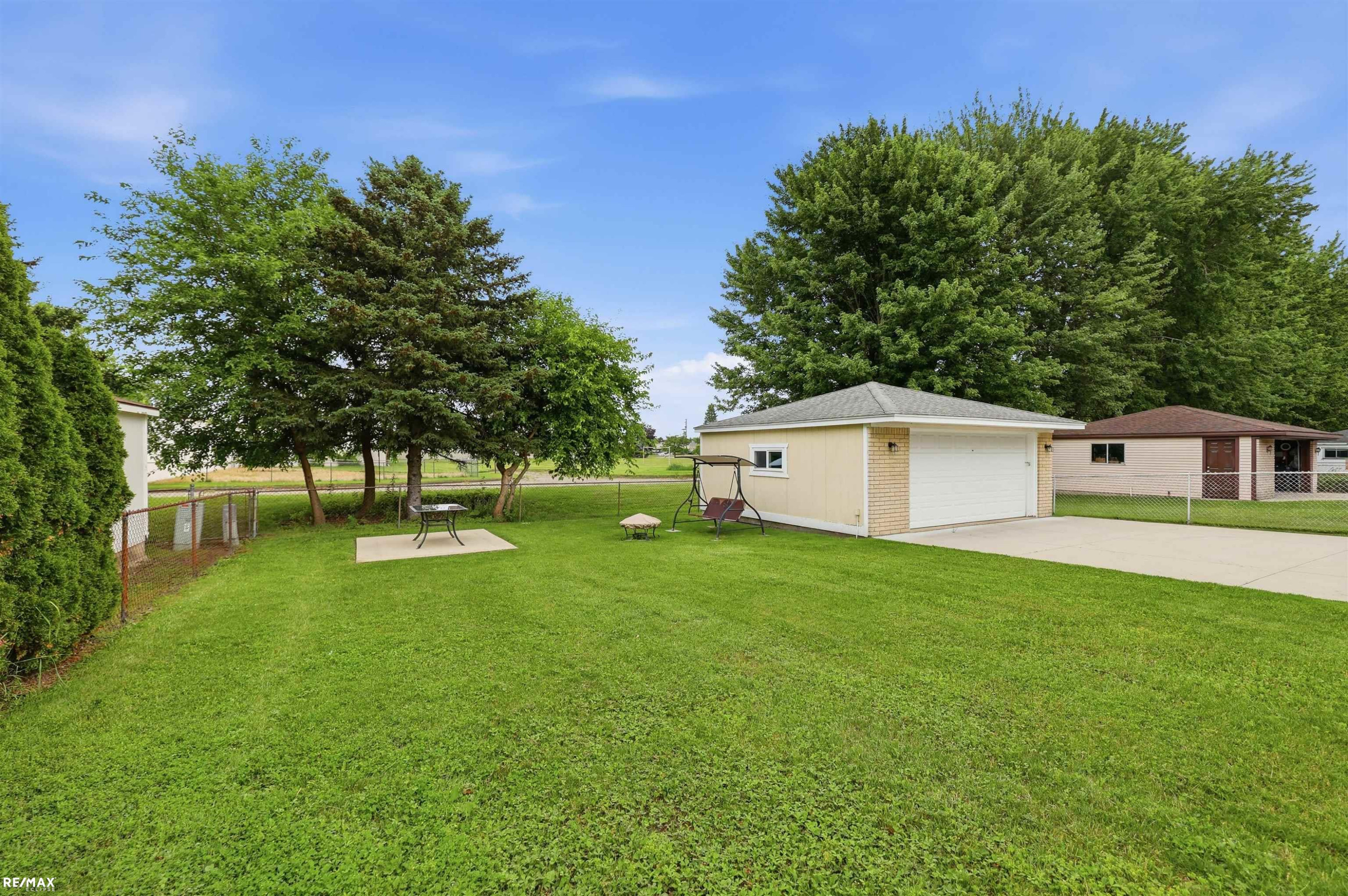 42654 Rutgers Drive, Sterling Heights, MI 48313 — Photo 22
