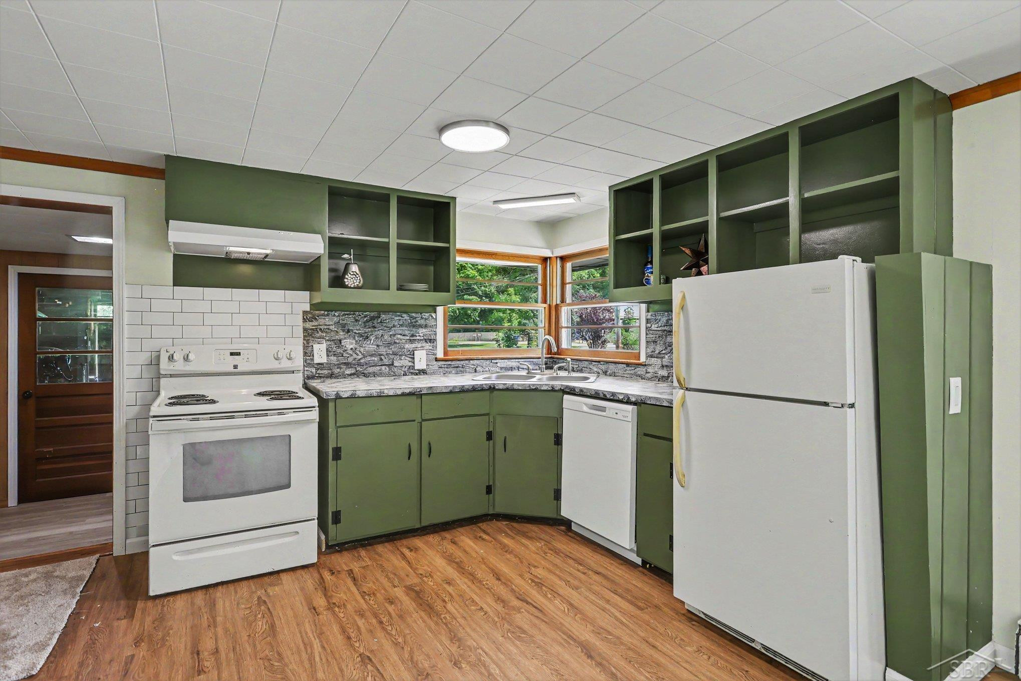 748 W Irish Street, Sanford, MI 48657 — Photo 4