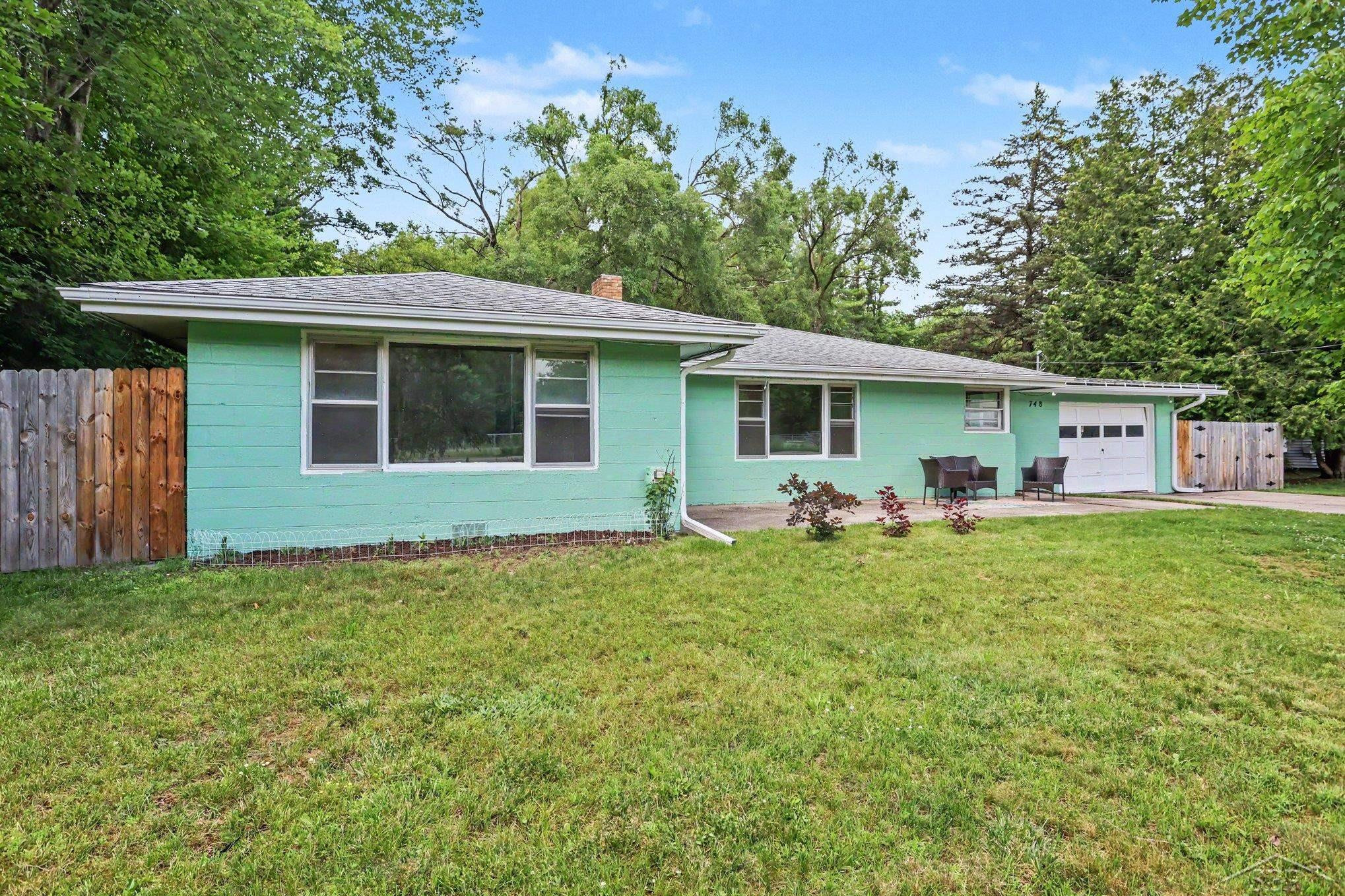 748 W Irish Street, Sanford, MI 48657 — Photo 23