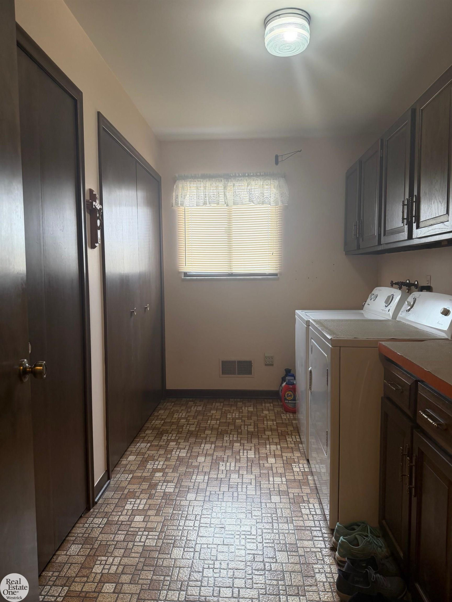 5374 Pointe Drive, MI — Photo 5