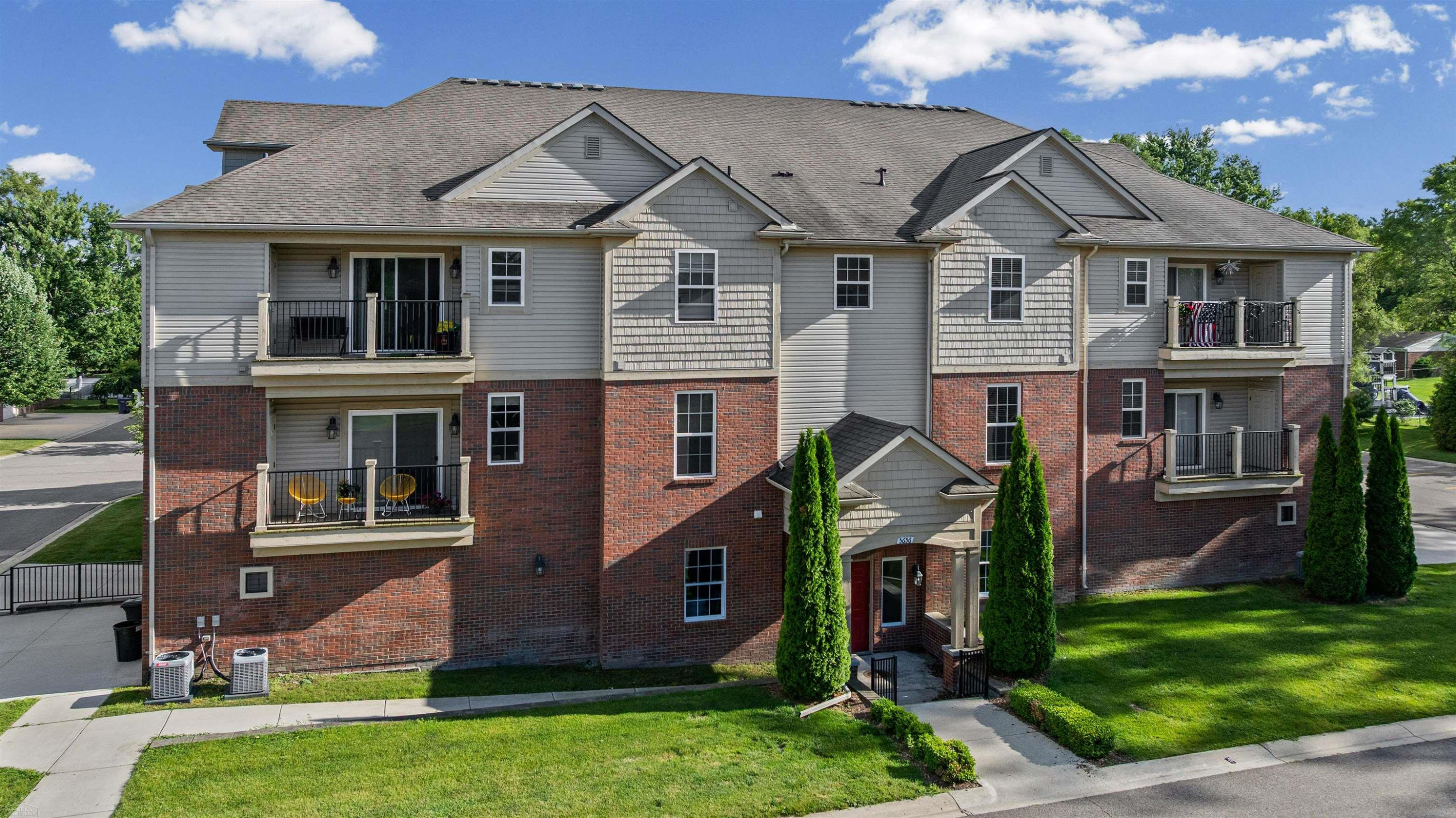 5656 Flagstaff Pines Drive, 401, Shelby Twp, MI 48317 — Photo 6