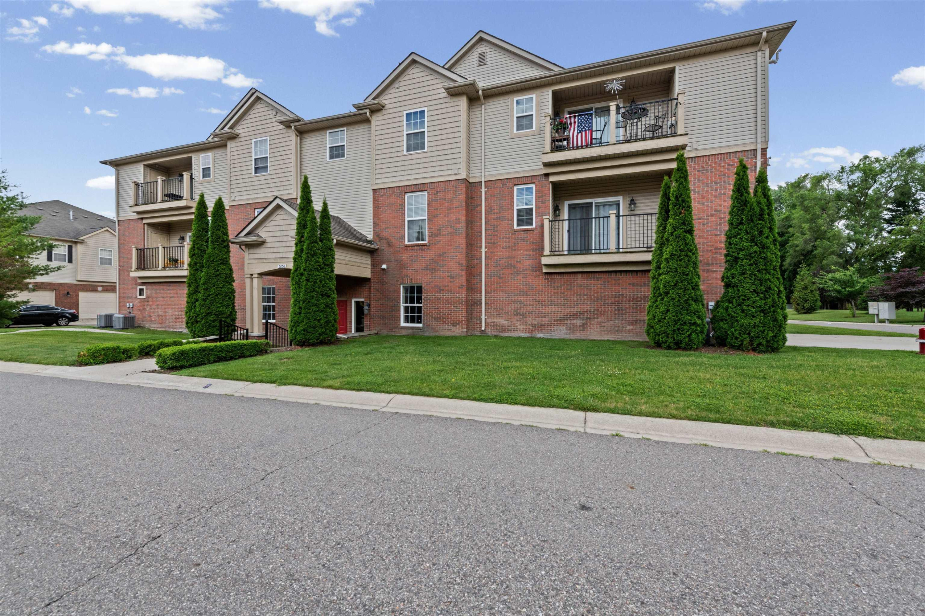 5656 Flagstaff Pines Drive, 401, Shelby Twp, MI 48317 — Photo 7