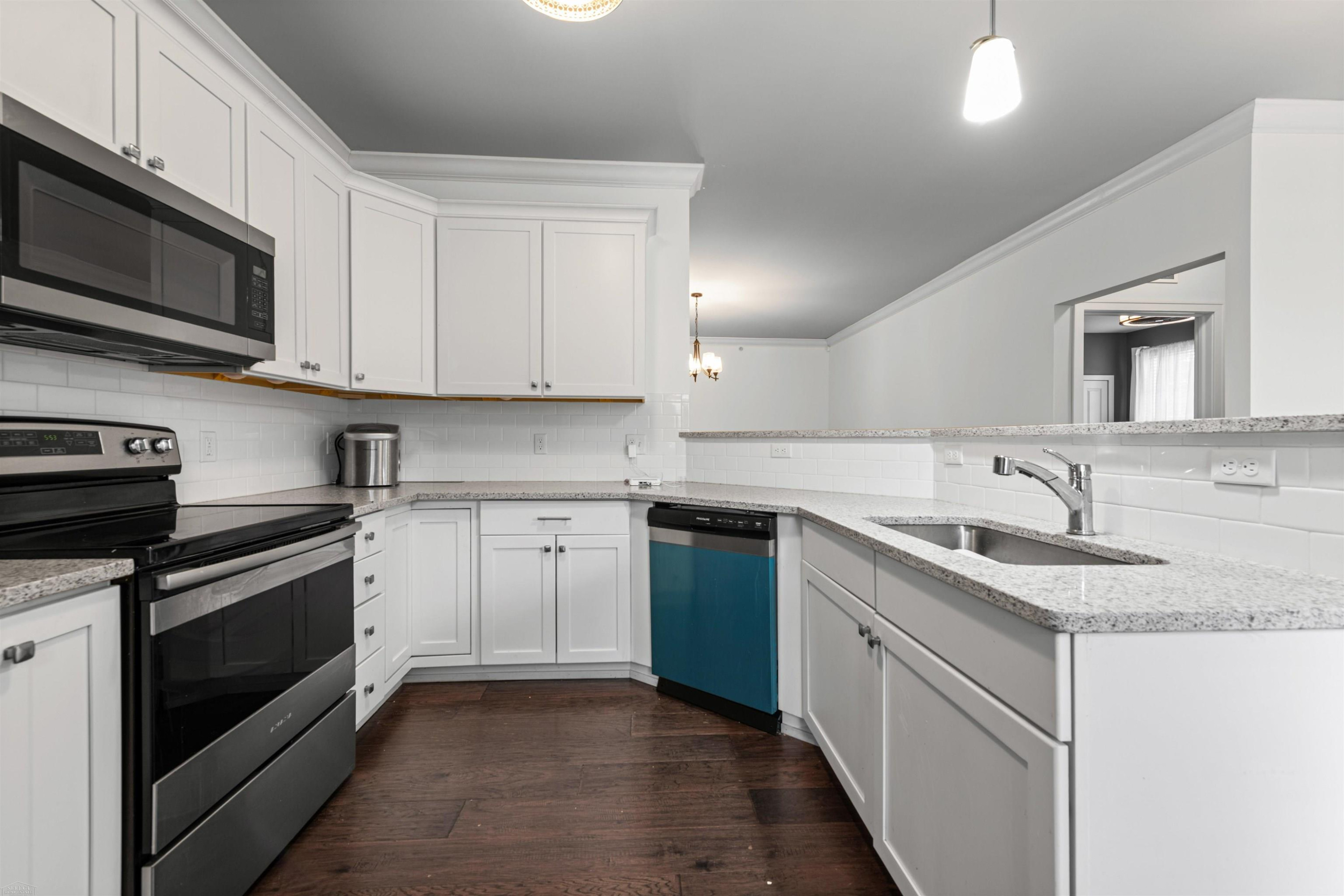 5656 Flagstaff Pines Drive, 401, Shelby Twp, MI 48317 — Photo 14