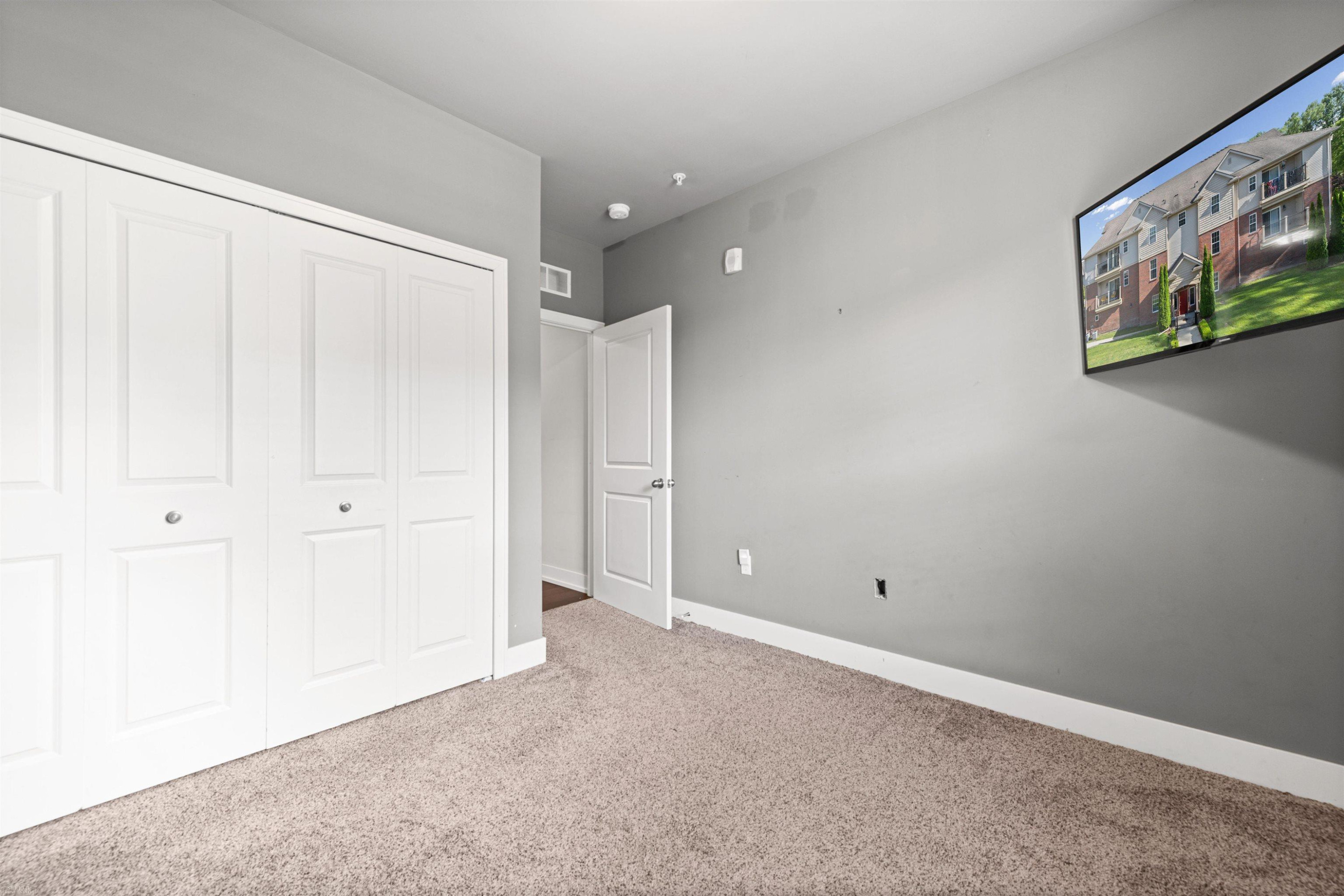 5656 Flagstaff Pines Drive, 401, Shelby Twp, MI 48317 — Photo 19