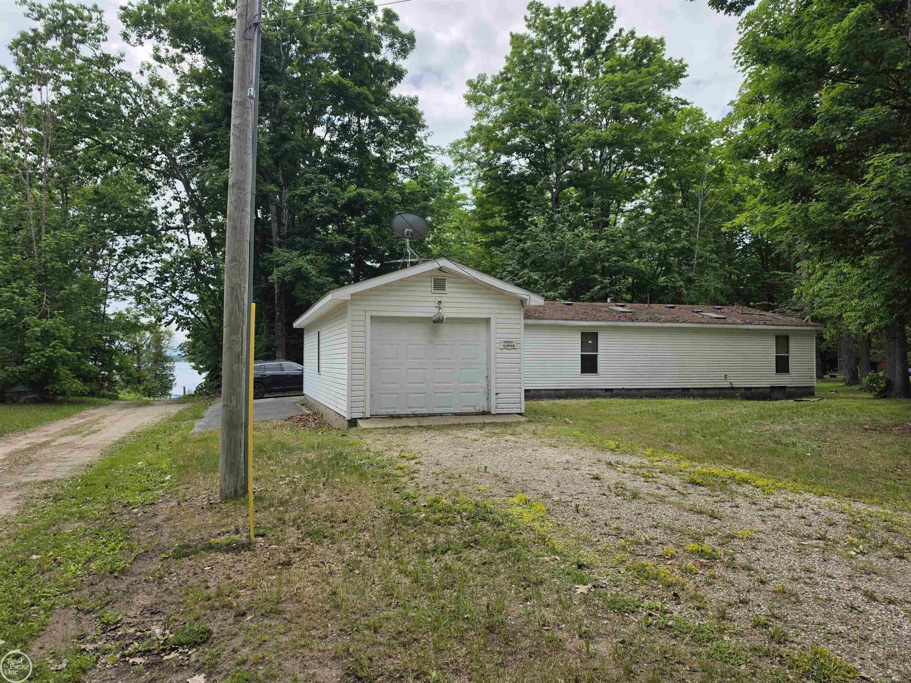 10231 LINDEN Avenue, Carp Lake, MI 49718 — Photo 4