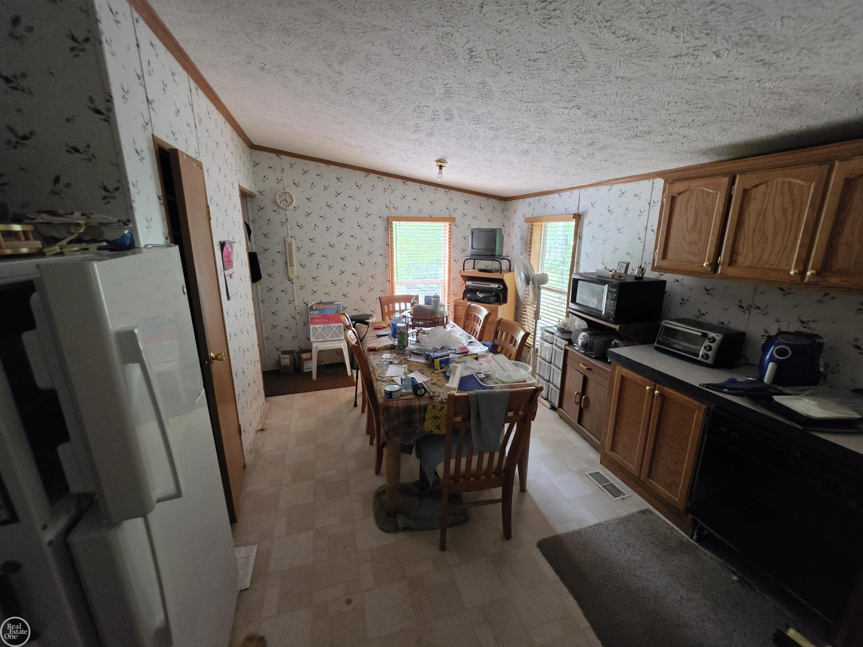 10231 LINDEN Avenue, Carp Lake, MI 49718 — Photo 28