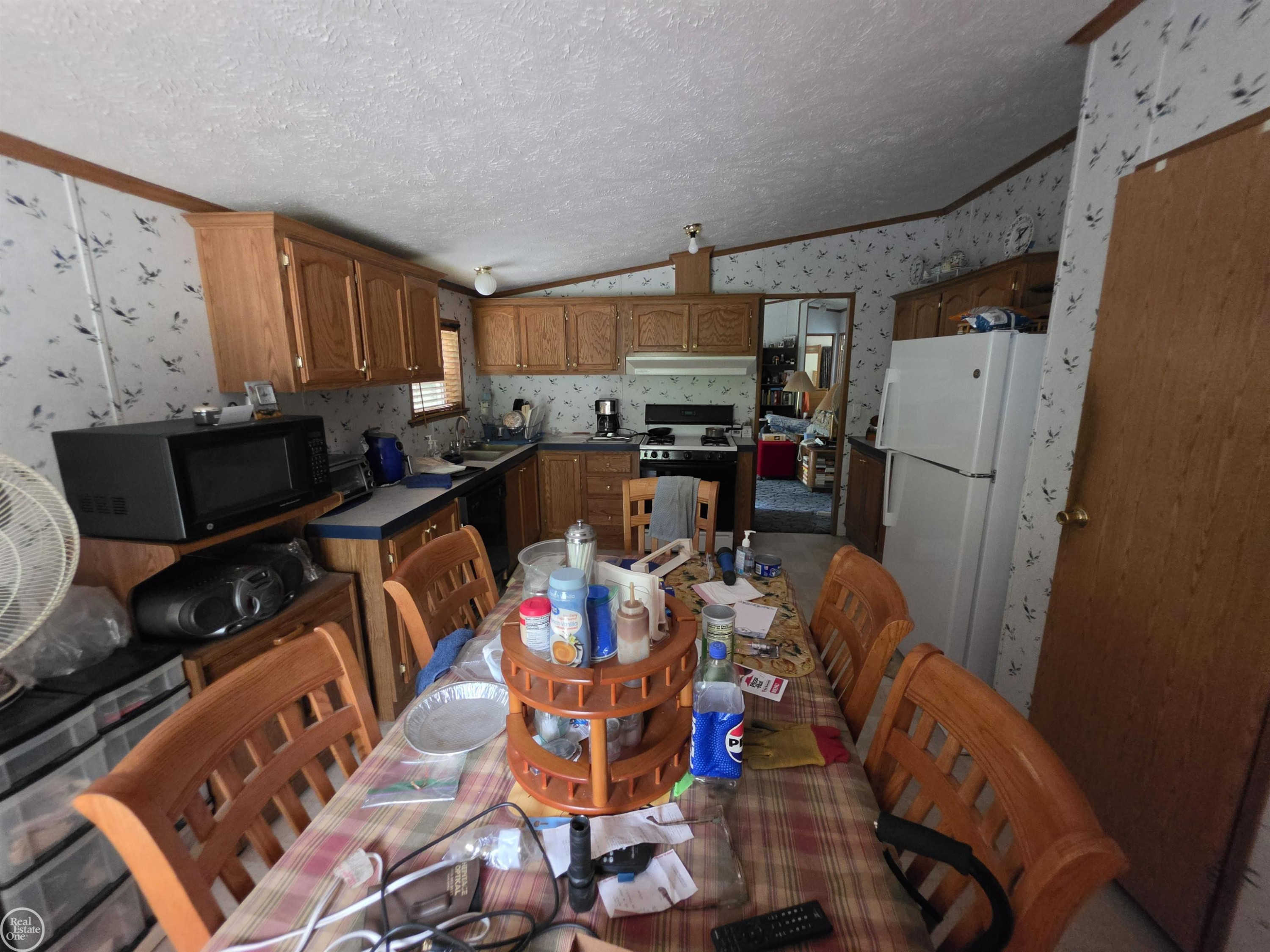10231 LINDEN Avenue, Carp Lake, MI 49718 — Photo 30