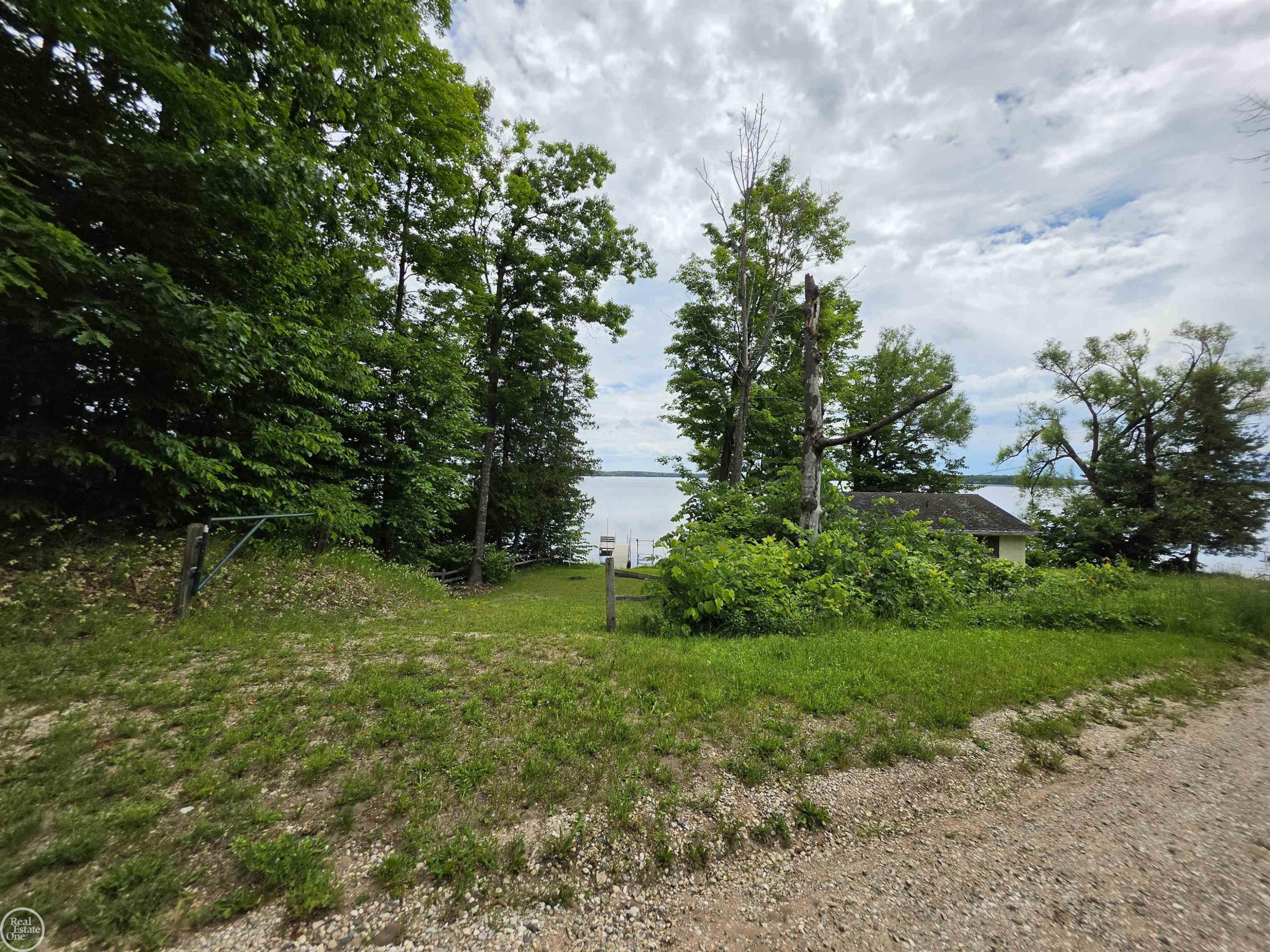 10231 LINDEN Avenue, Carp Lake, MI 49718 — Photo 37