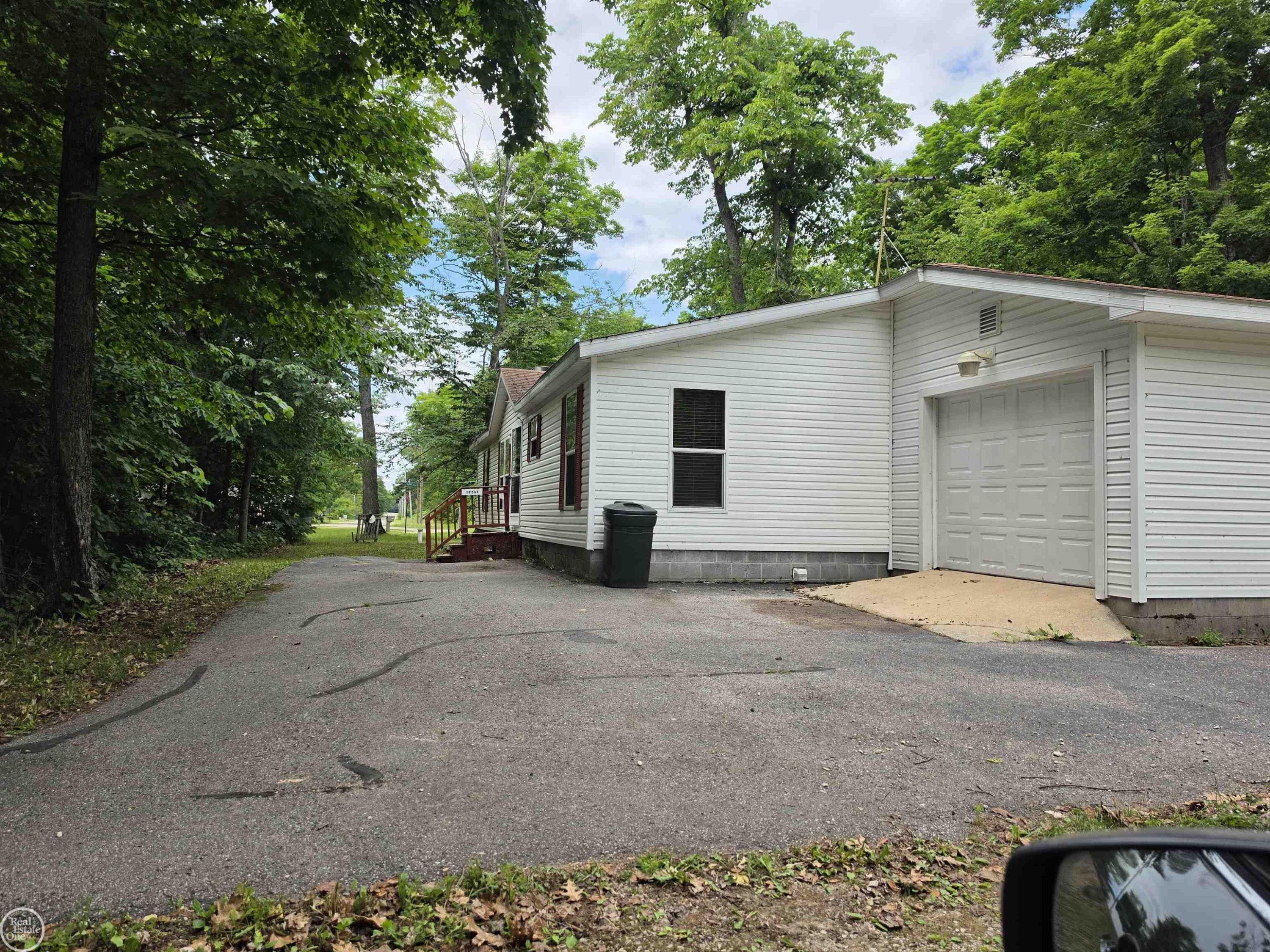 10231 LINDEN Avenue, Carp Lake, MI 49718 — Photo 40