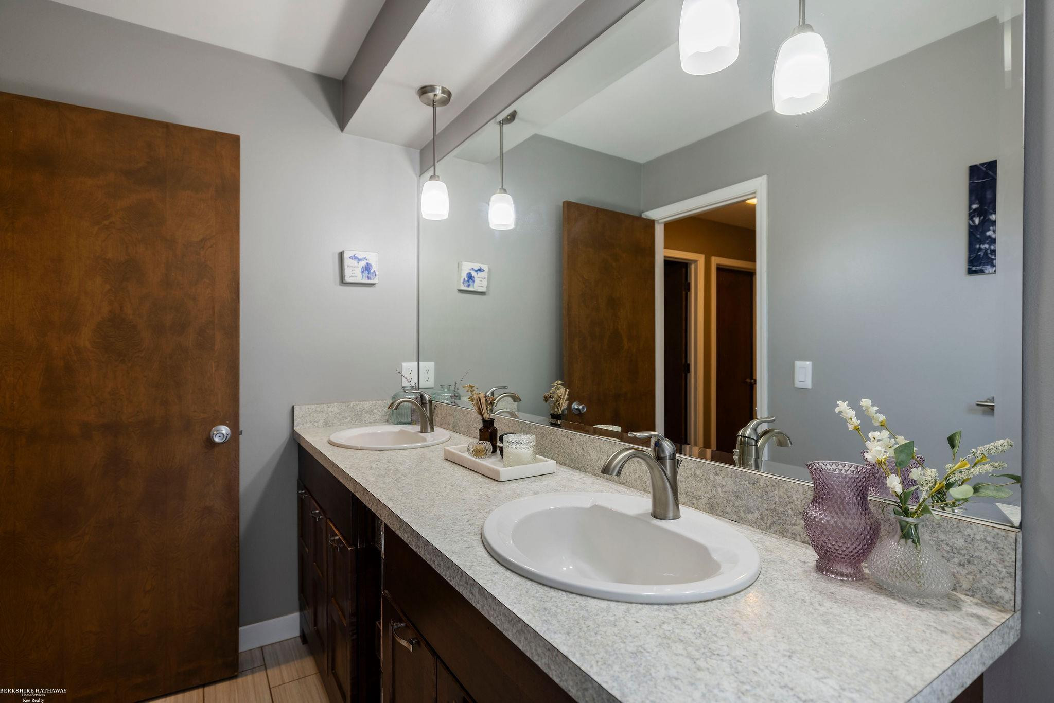 15589 Winter Park Drive, MI 48044 — Photo 19