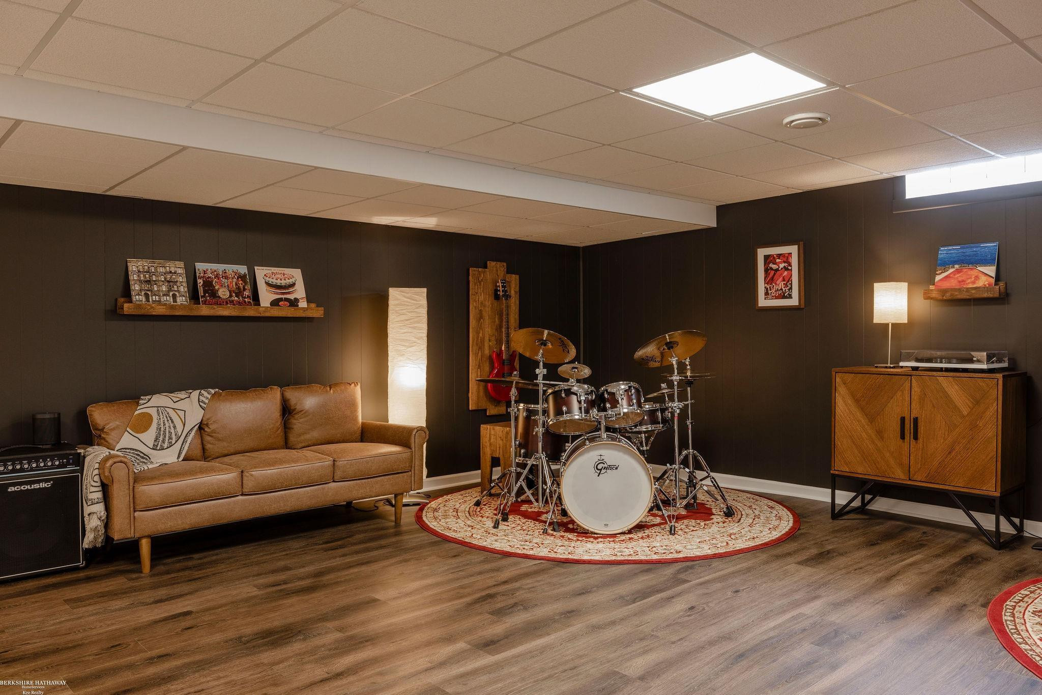 15589 Winter Park Drive, MI 48044 — Photo 25