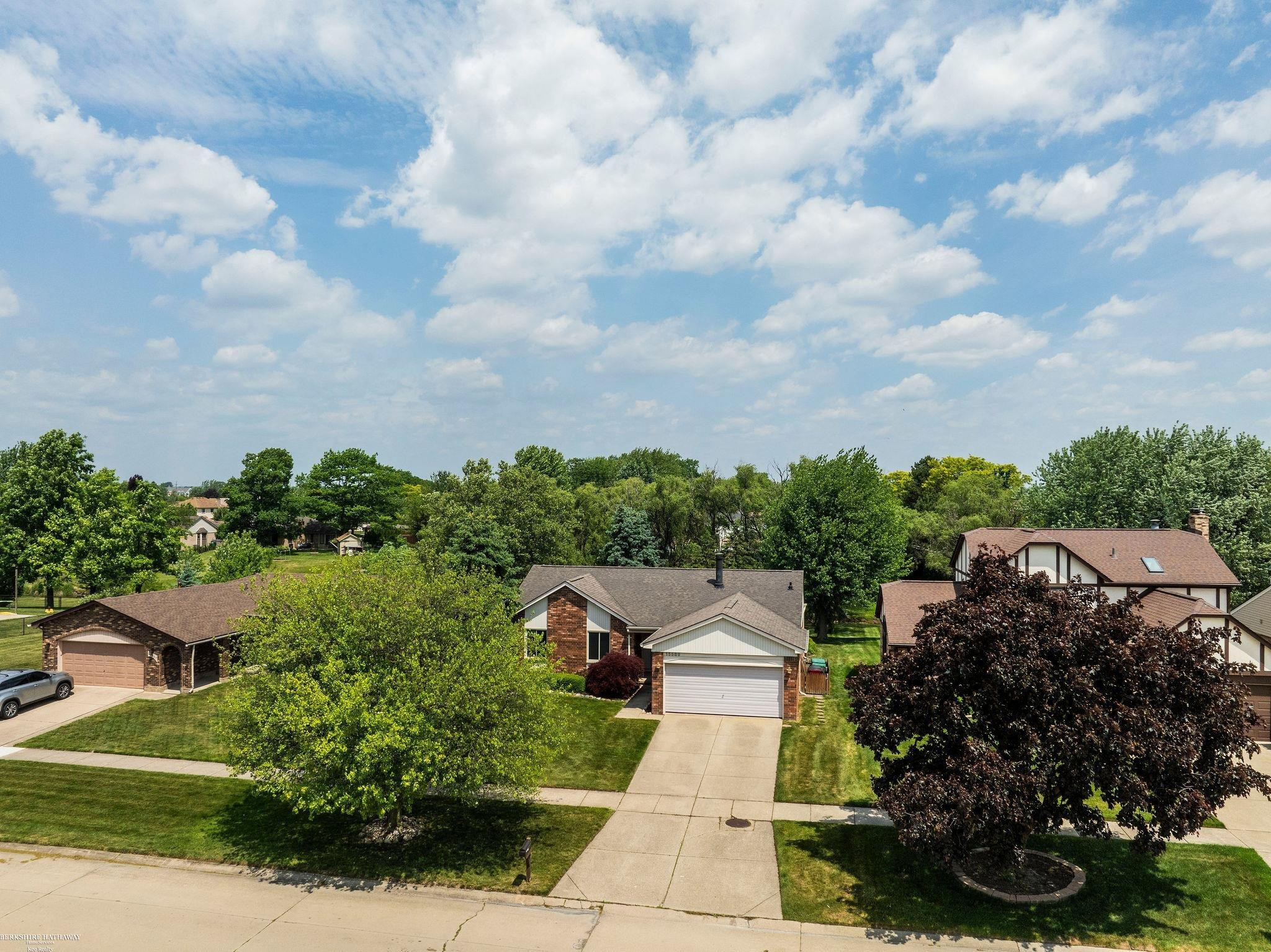 15589 Winter Park Drive, MI 48044 — Photo 36