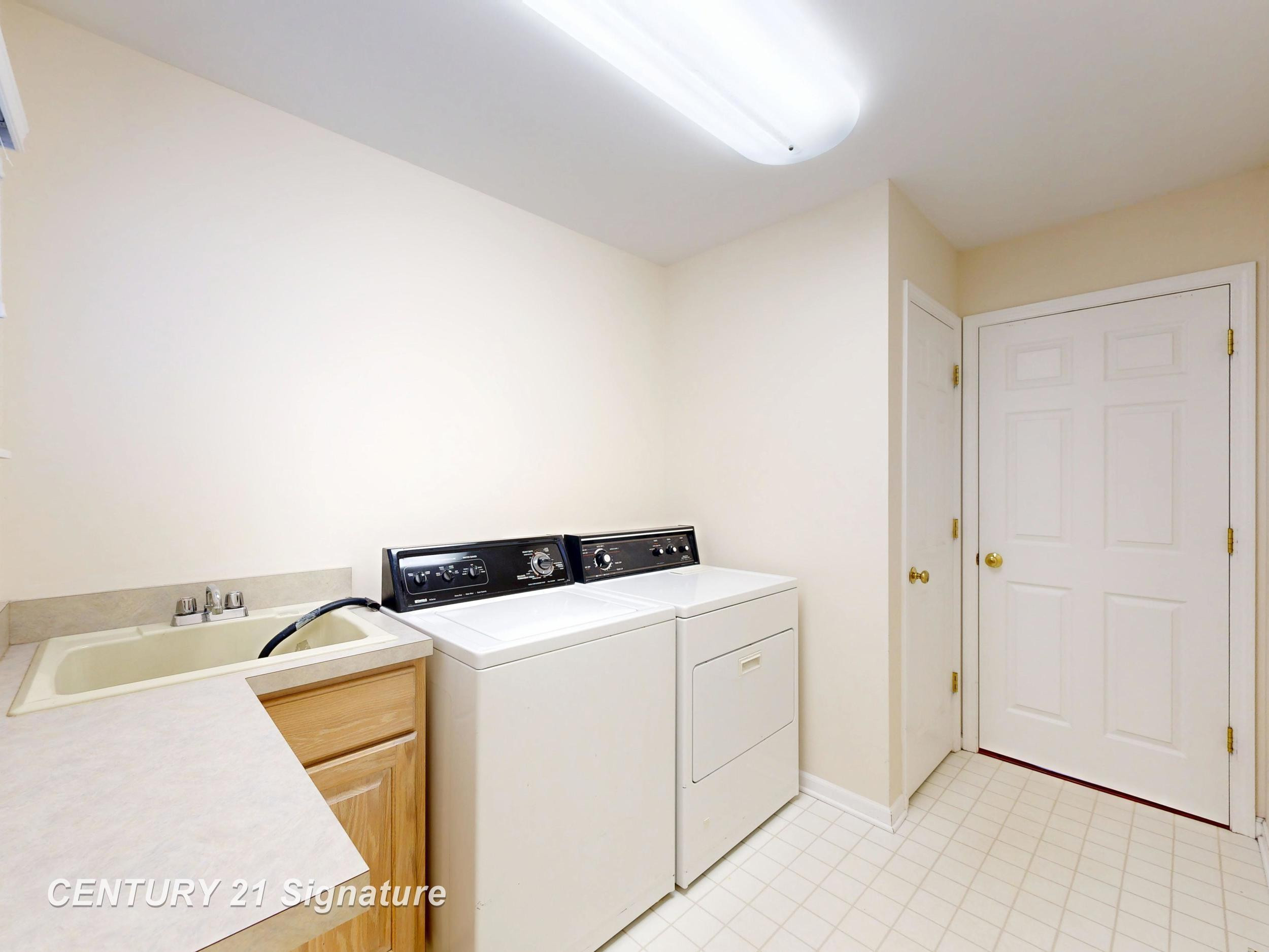 6460 Royal Club Drive, Flushing, MI 48433 — Photo 23