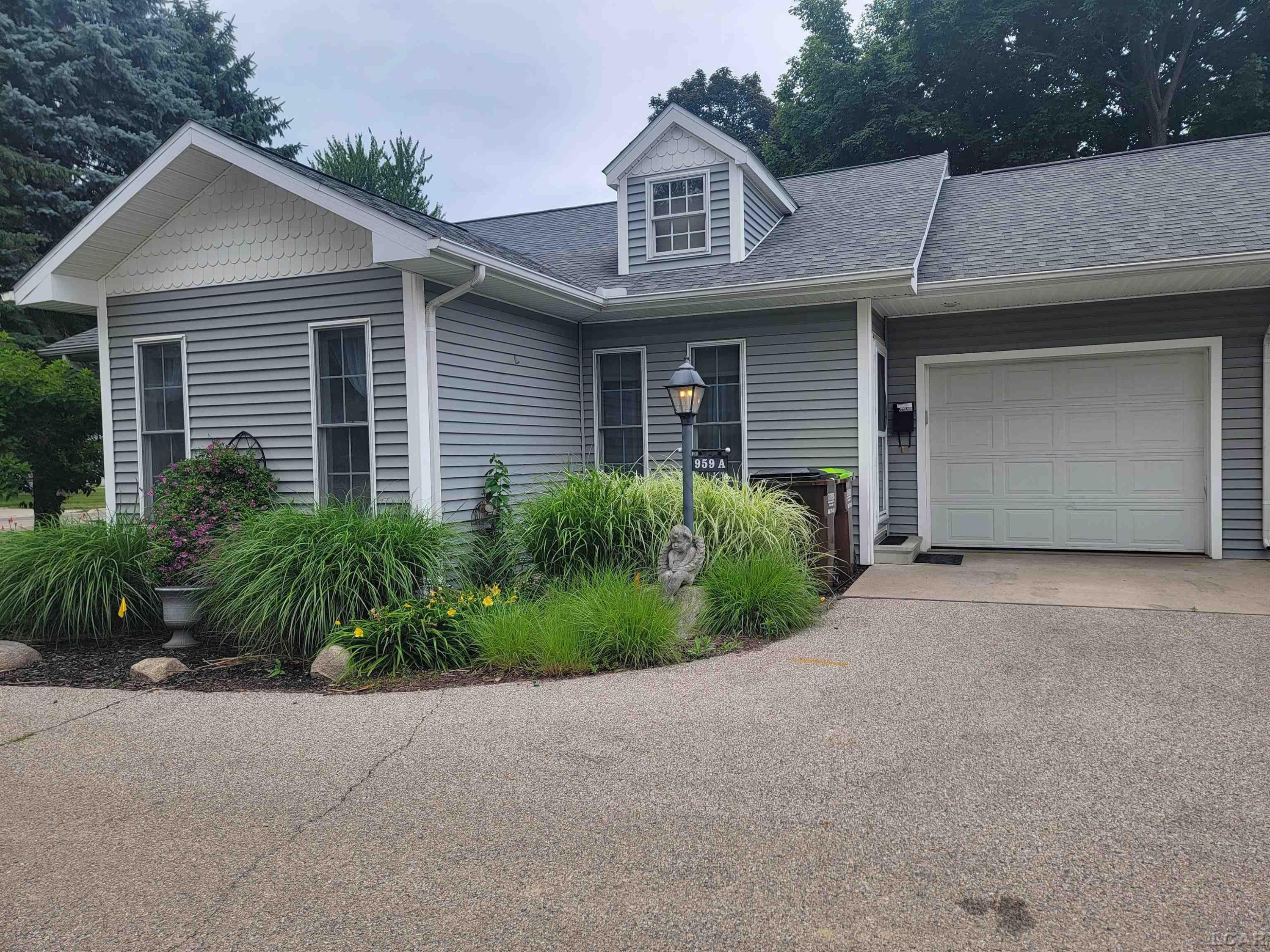 959 W Maumee Street, 959 W Maumee A, Adrian, MI 49221 — Photo 18