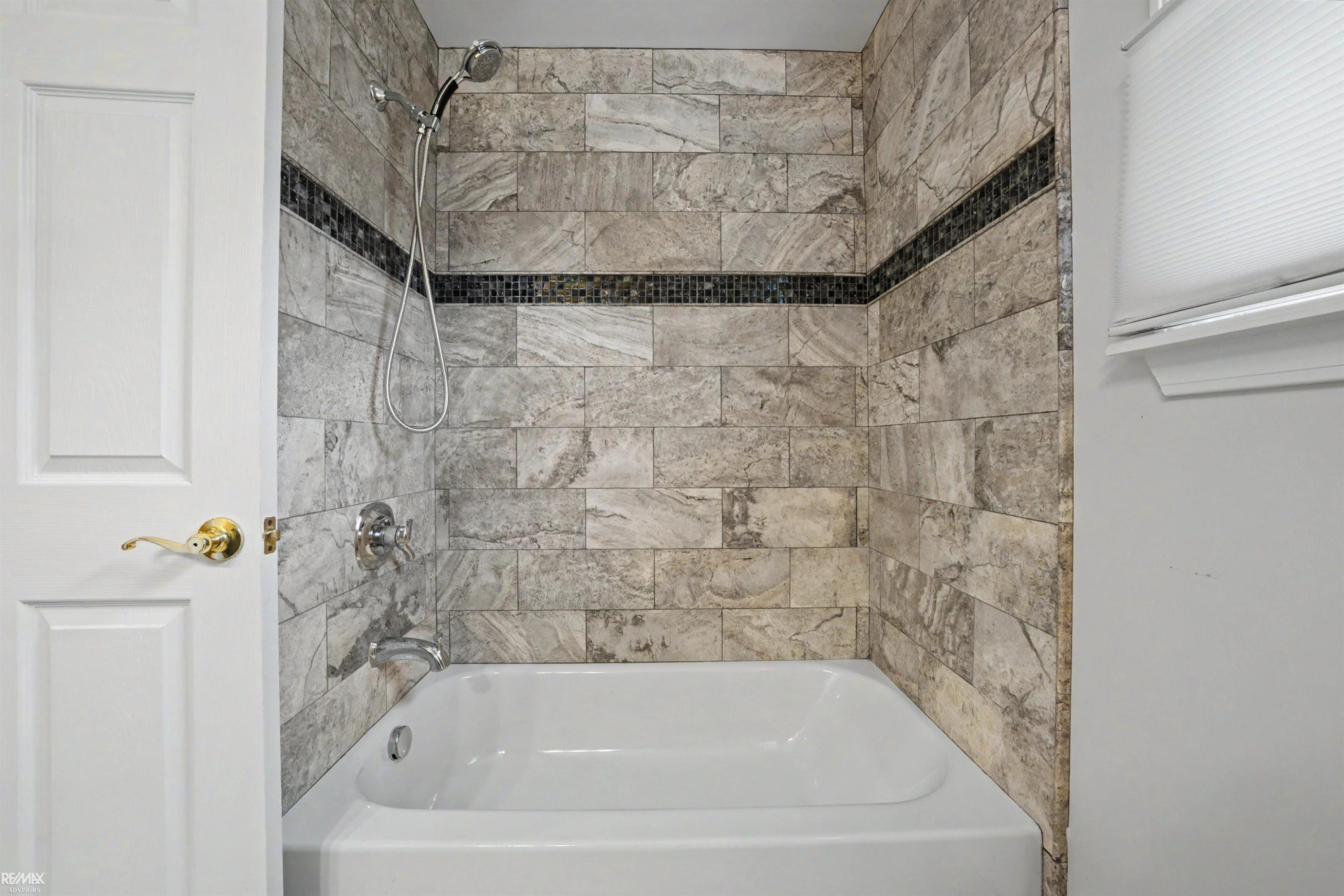 28900 S River Road, MI — Photo 37