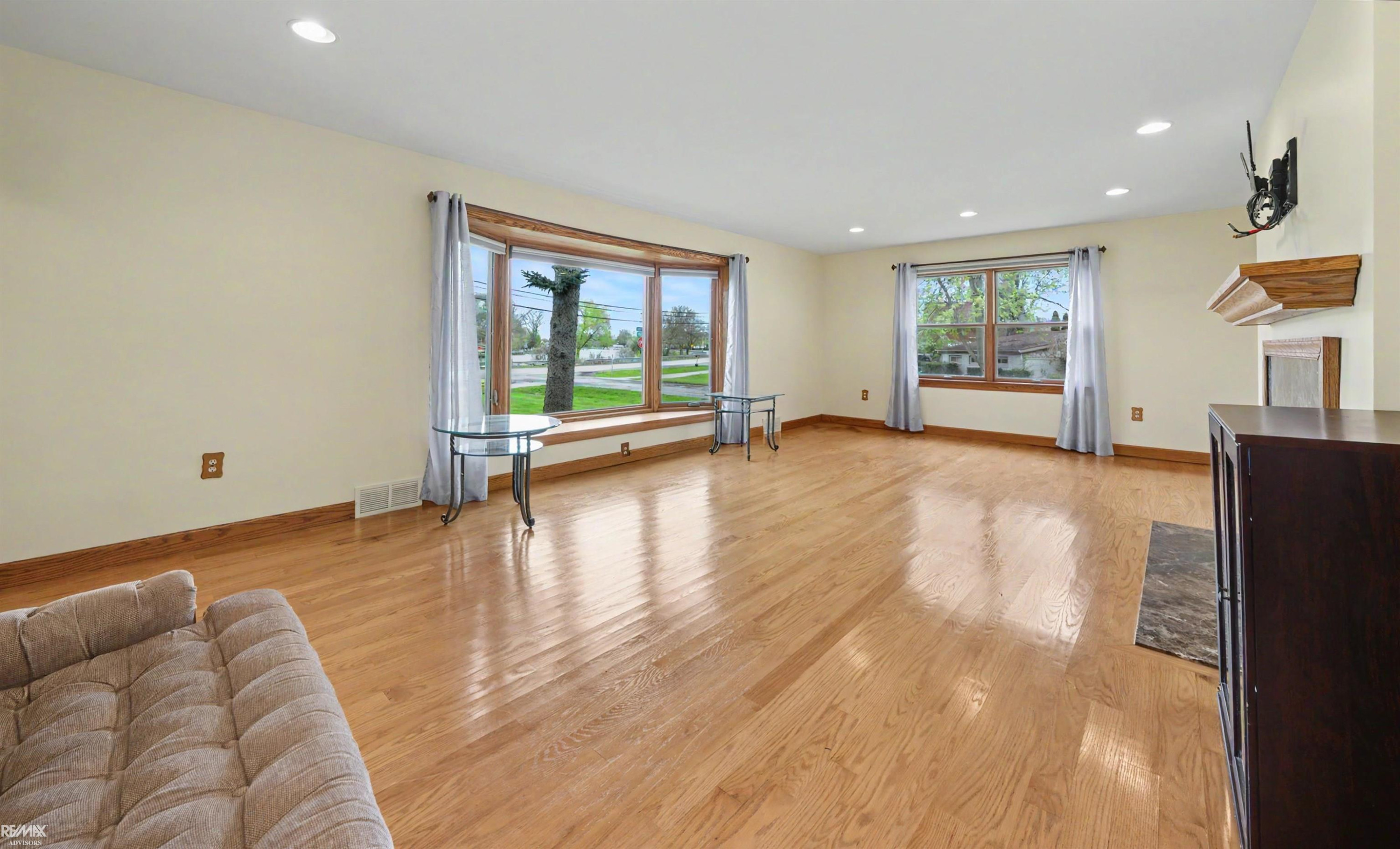 28900 S River Road, MI — Photo 59