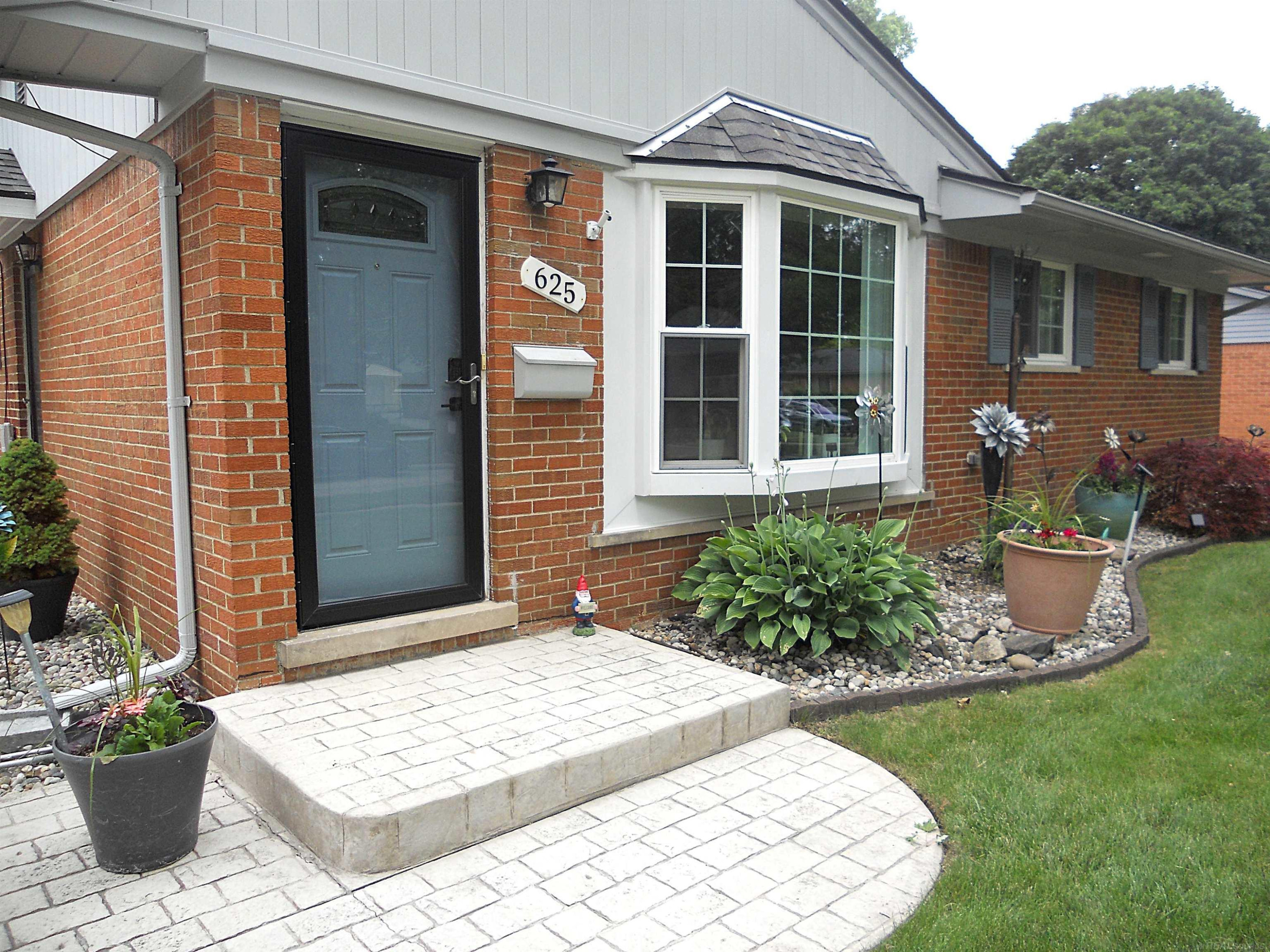 625 Rewold Drive, Rochester, MI 48307 — Photo 2