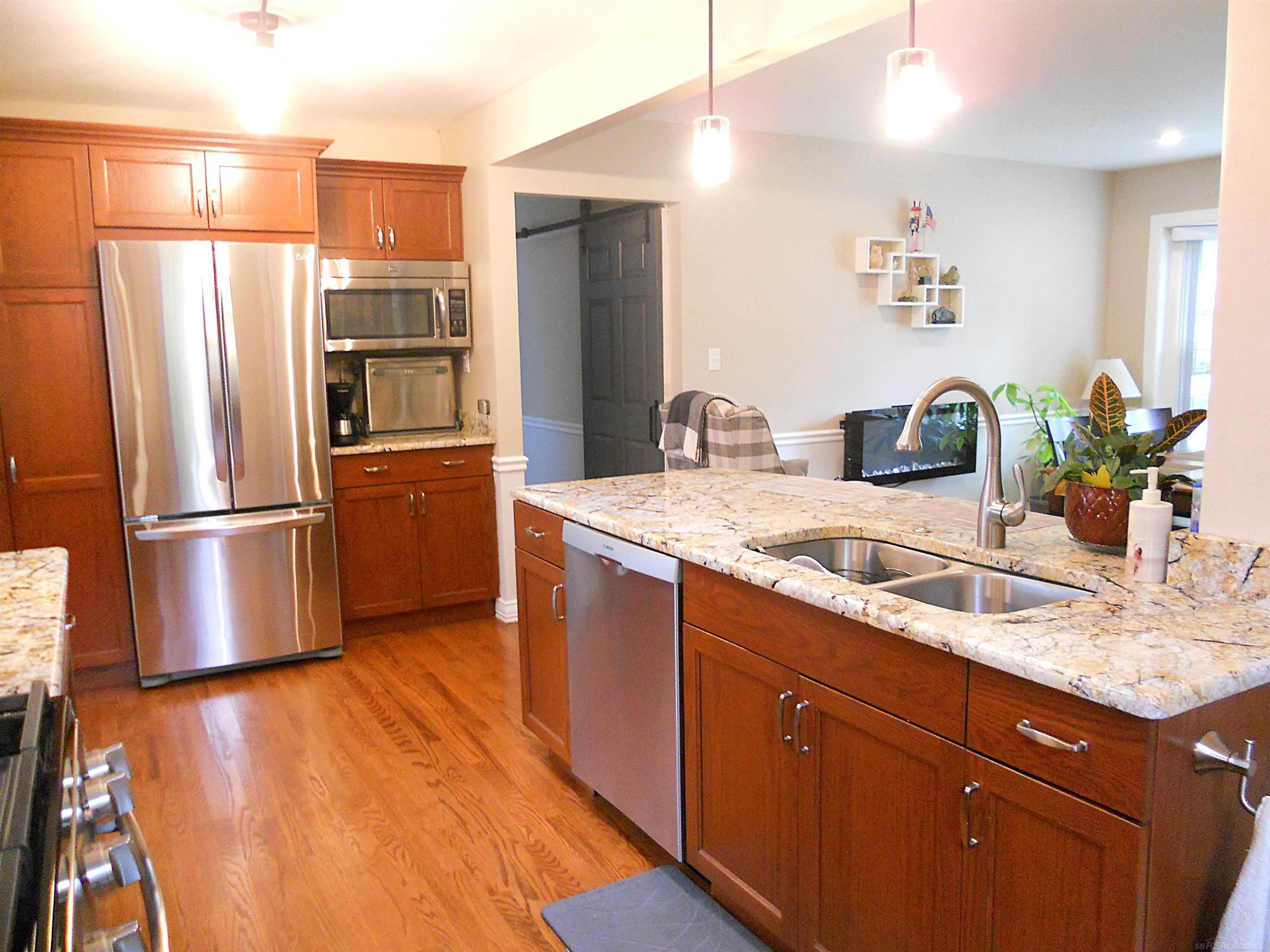 625 Rewold Drive, Rochester, MI 48307 — Photo 15