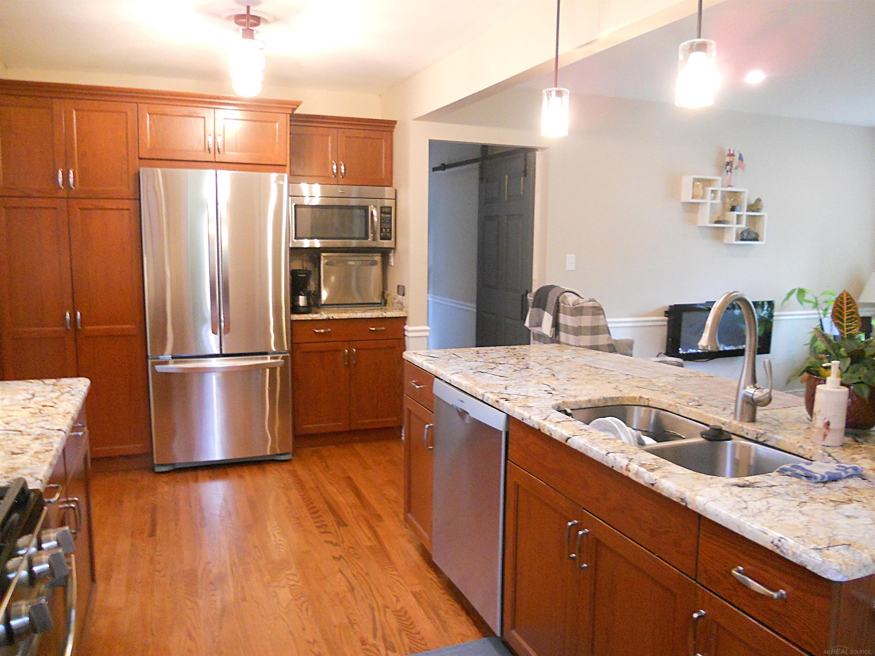 625 Rewold Drive, Rochester, MI 48307 — Photo 19