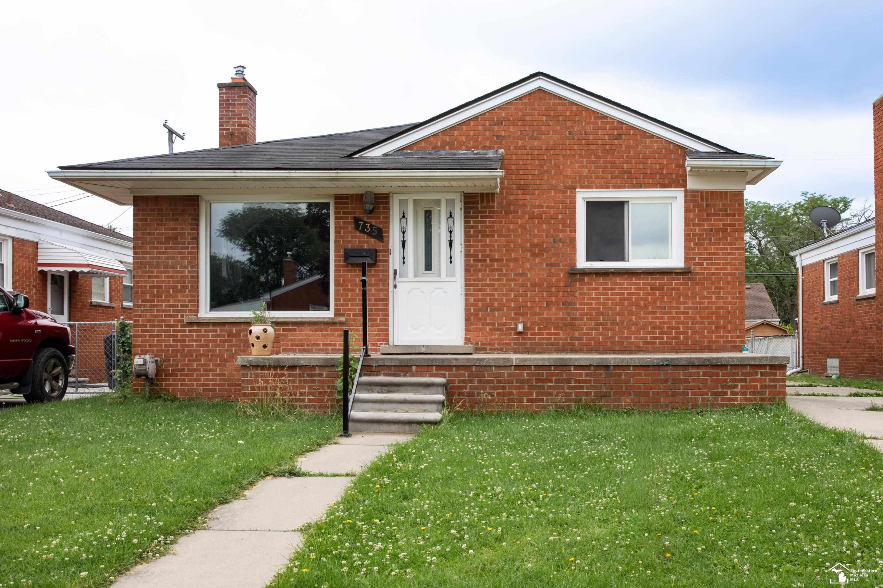 735 Detroit Avenue, Lincoln Park, MI 48146 — front exterior