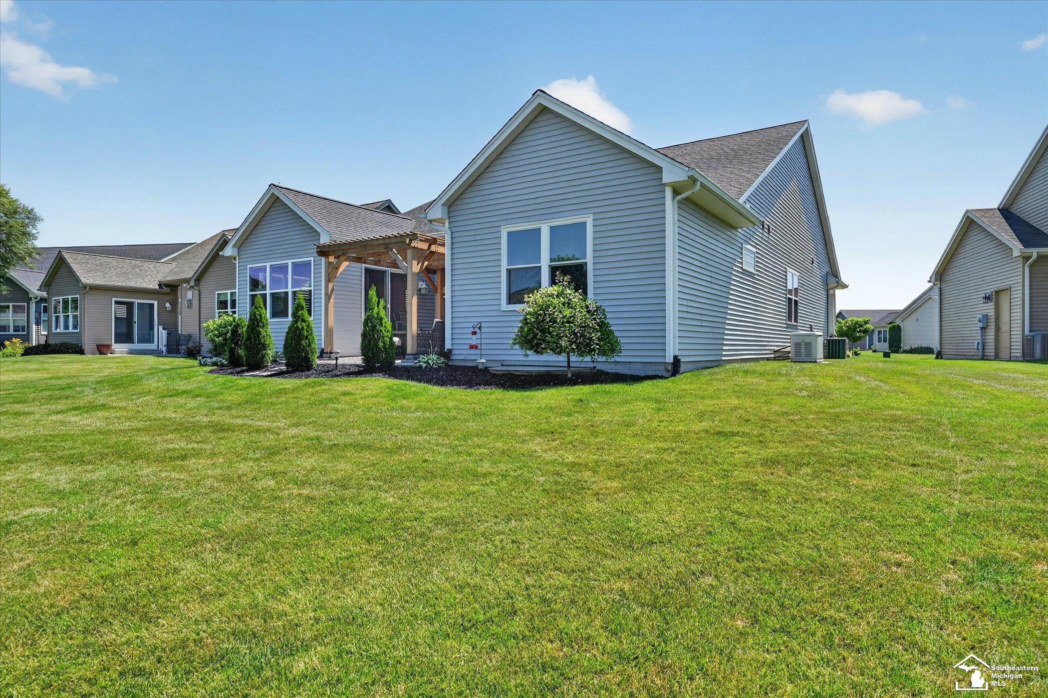 6751 W Summer Breeze Drive, Lambertville, MI 48144 — Photo 5