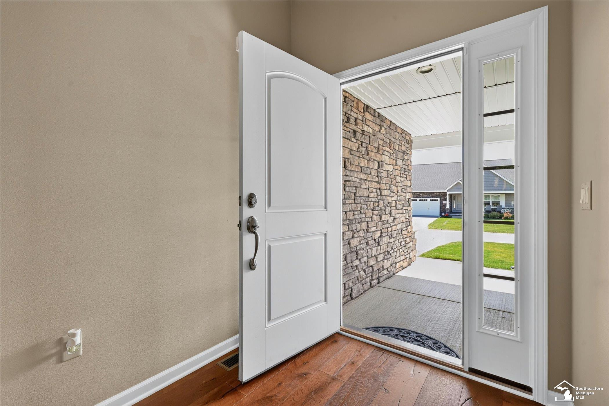 6751 W Summer Breeze Drive, Lambertville, MI 48144 — Photo 13