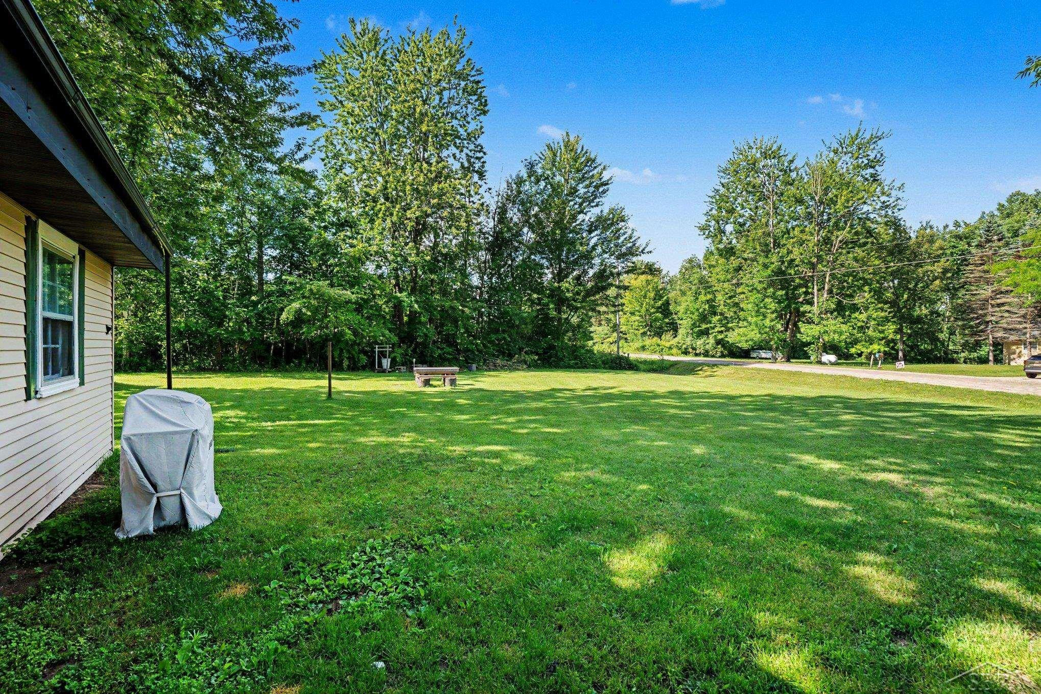 4042 S Oak Drive, Beaverton, MI 48612 — Photo 17
