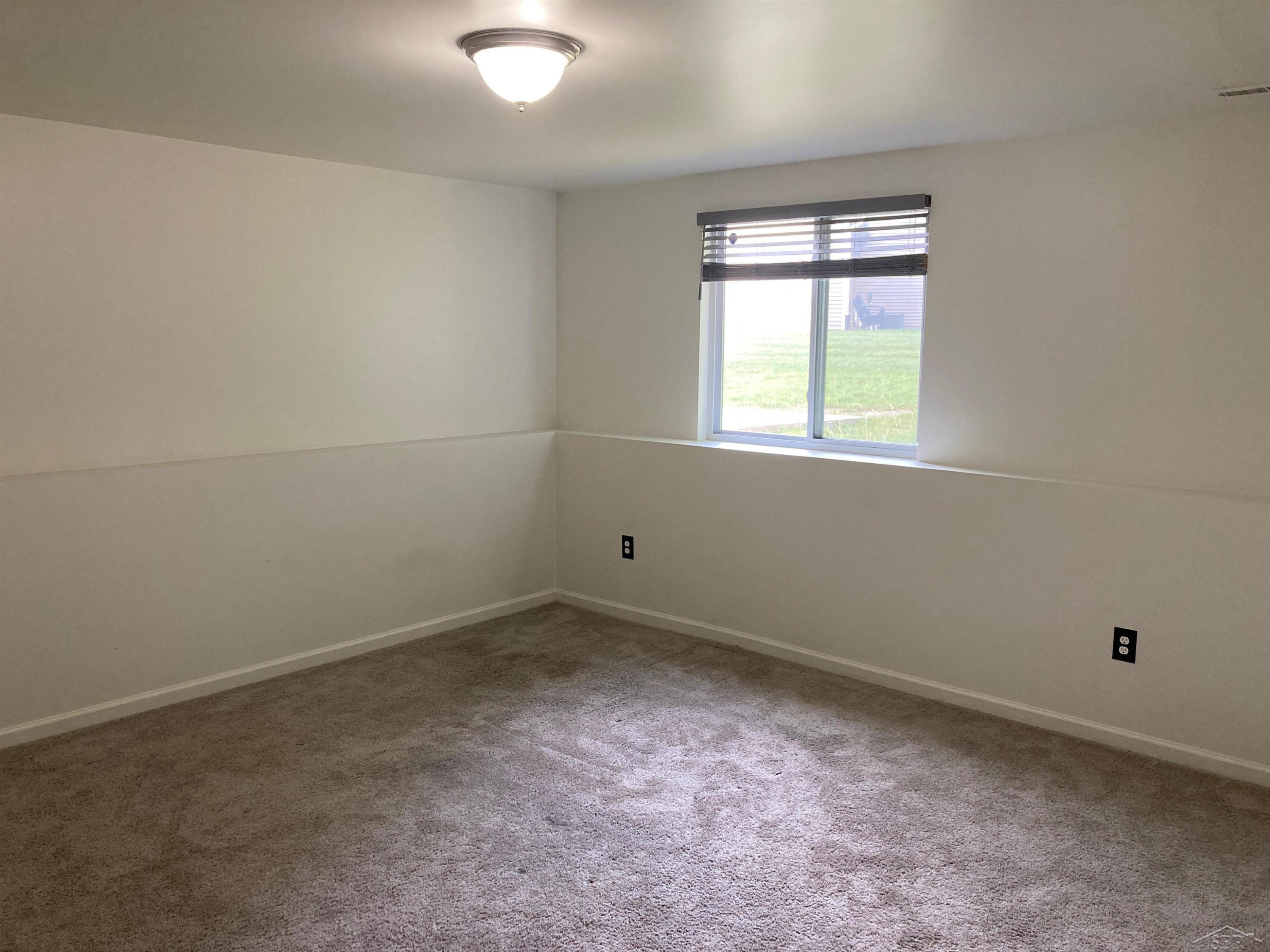 7187 Glenmeadow Court, Grand Blanc, MI 48439 — Photo 11
