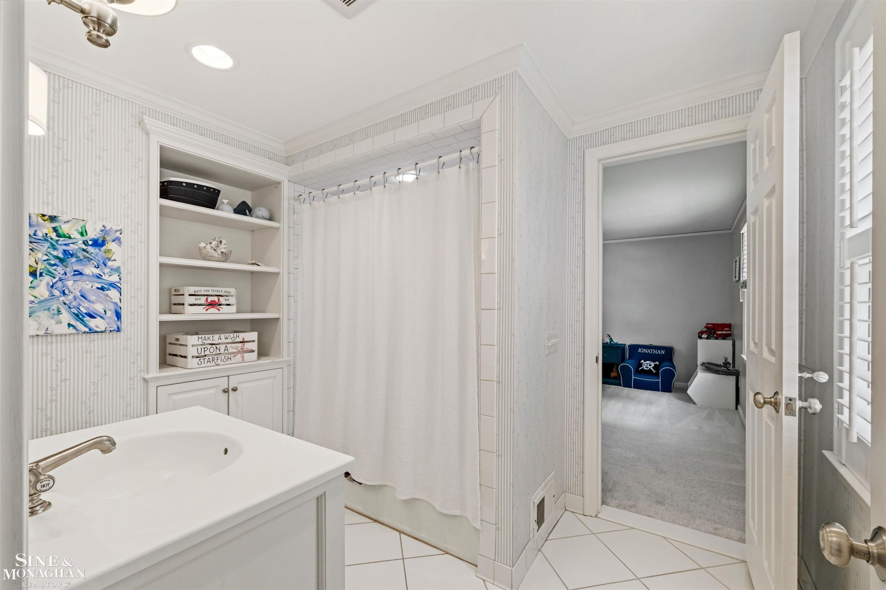 77 Merriweather Road, Grosse Pointe Farms, MI 48236 — Photo 45
