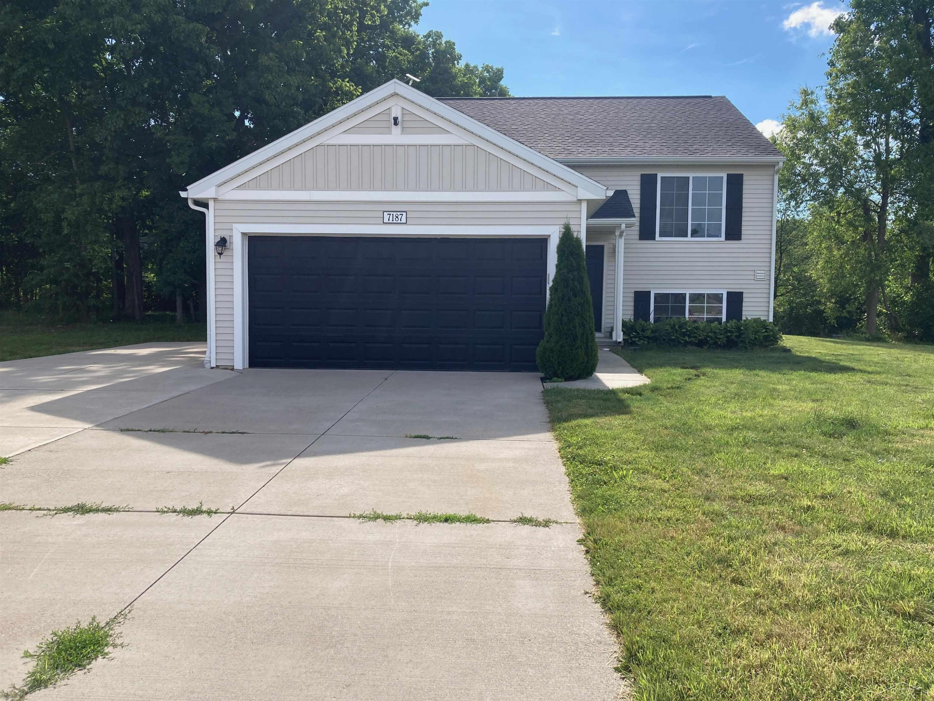 7187 Glenmeadow Court, Grand Blanc, MI 48439 — Photo 15
