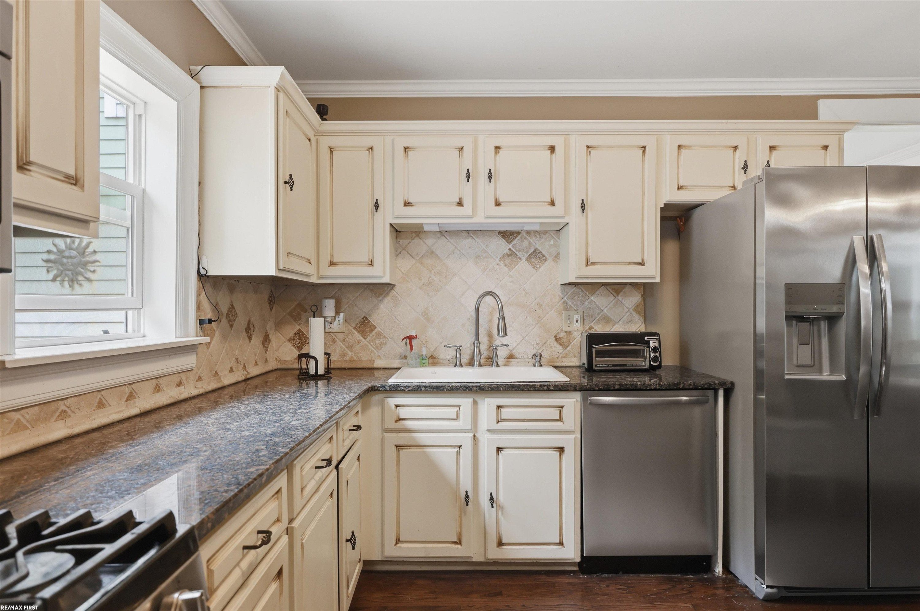125 W Gates Street, MI 48065 — Photo 6