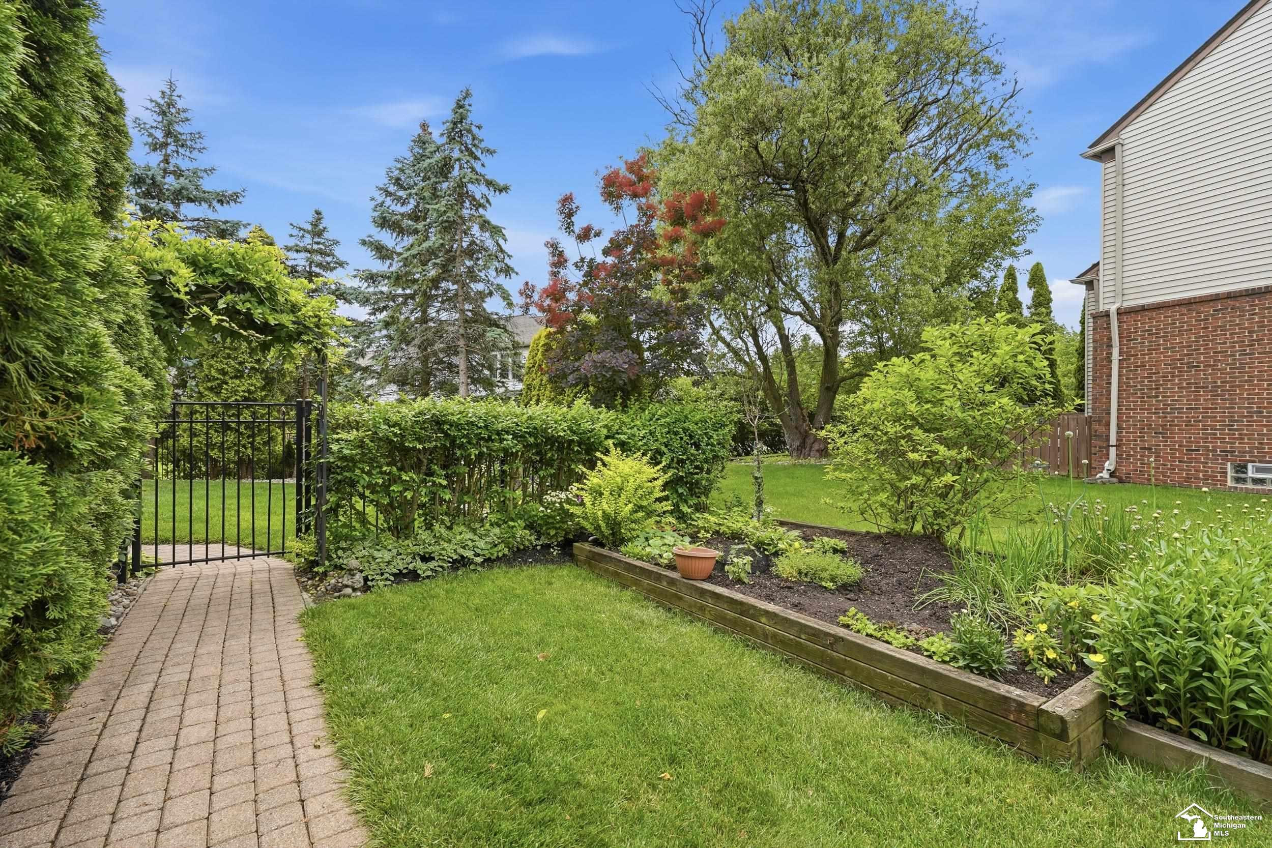 5040 cherry blossom circle Circle, West Bloomfield, MI 48324 — Photo 57