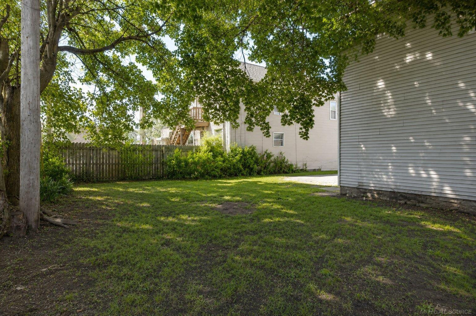 610 Ontario Street, Port Huron, MI 48060 — Photo 30