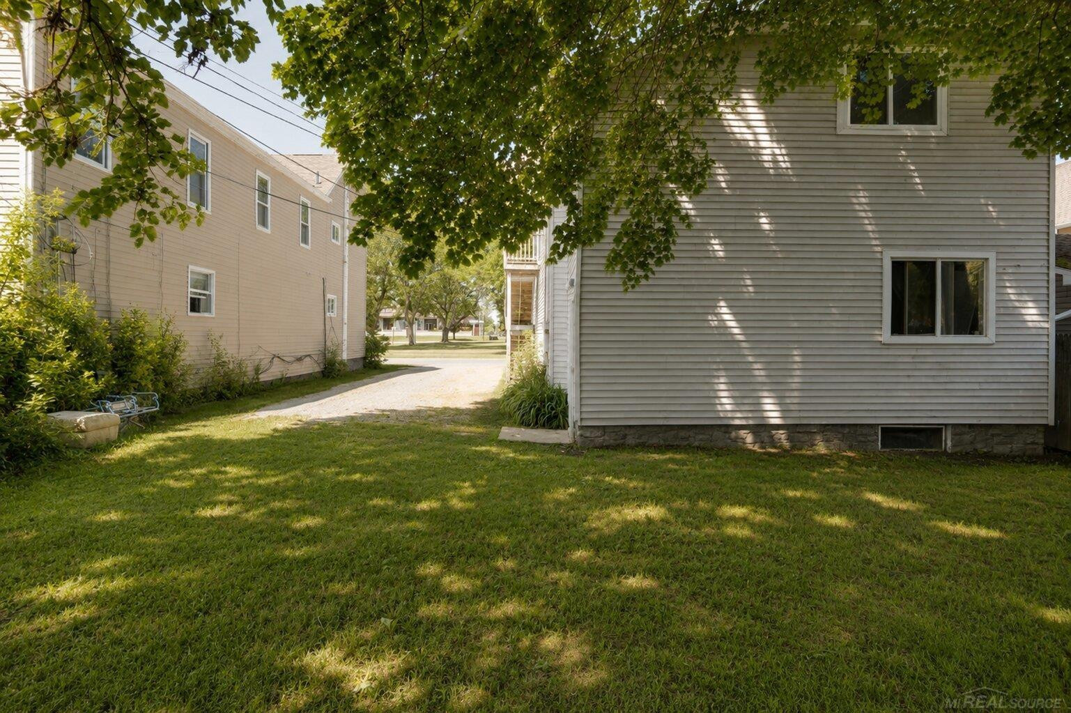 610 Ontario Street, Port Huron, MI 48060 — Photo 31