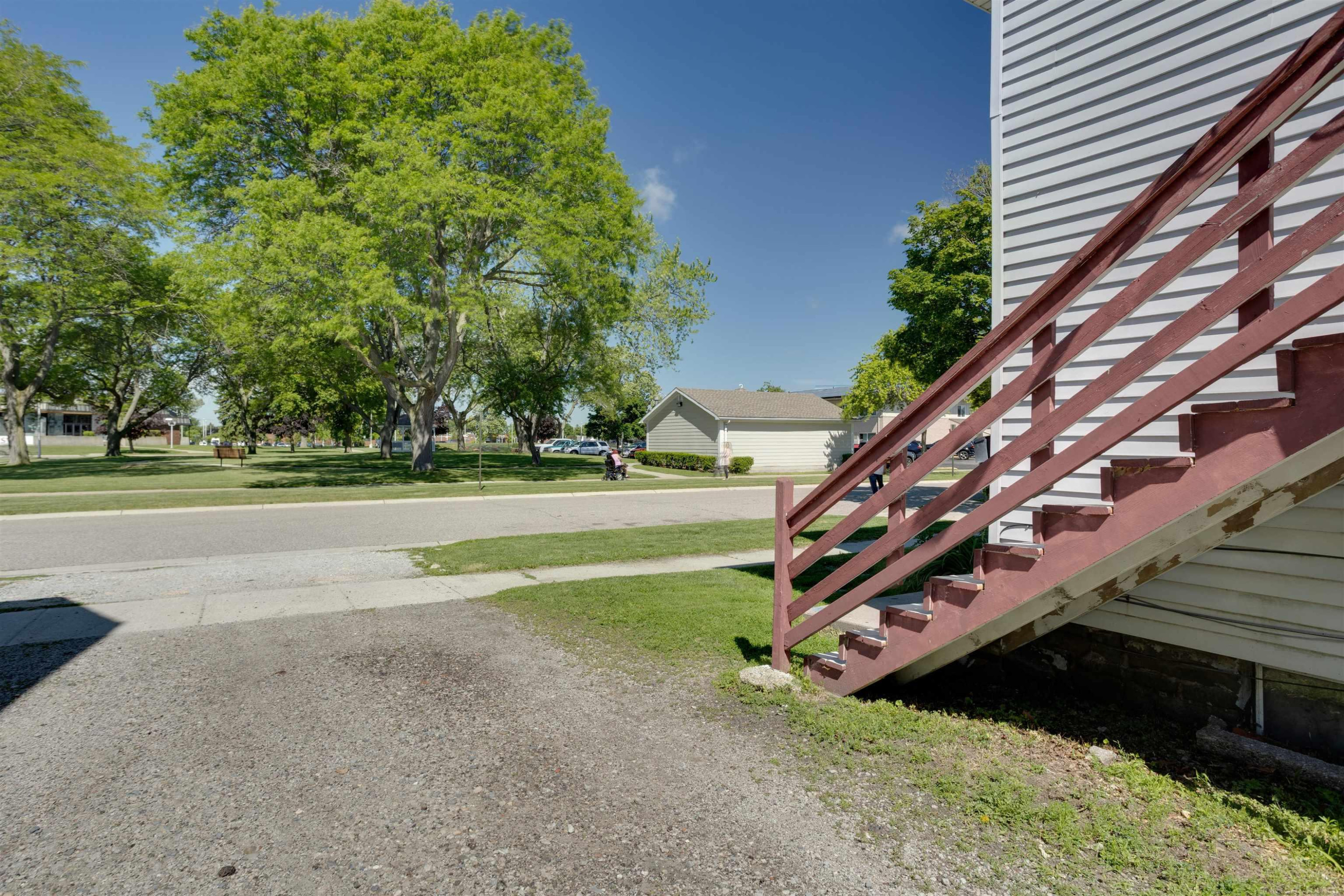 610 Ontario Street, Port Huron, MI 48060 — Photo 32