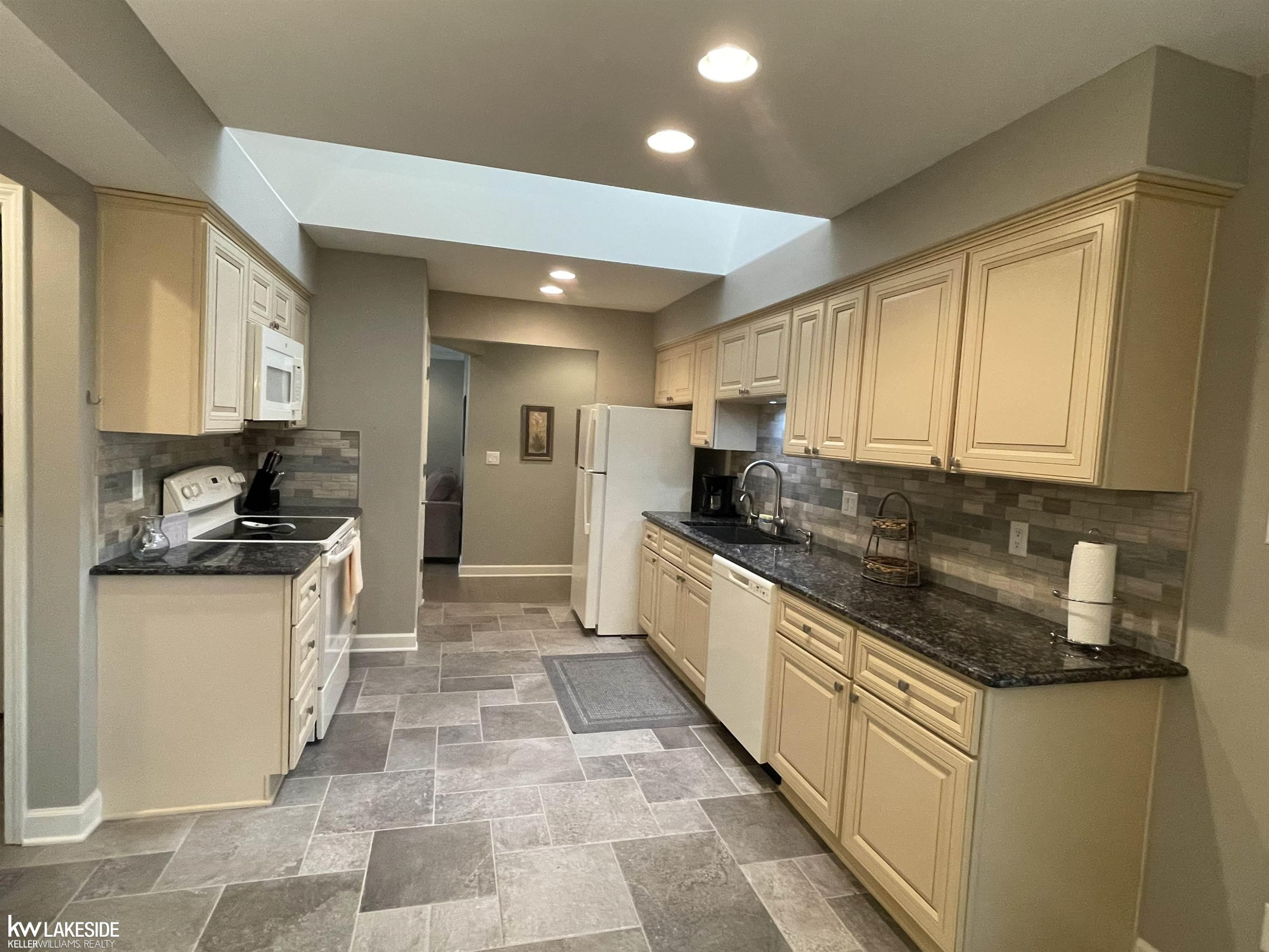 41625 Janet Circle, Clinton Twp, MI 48038 — Photo 7