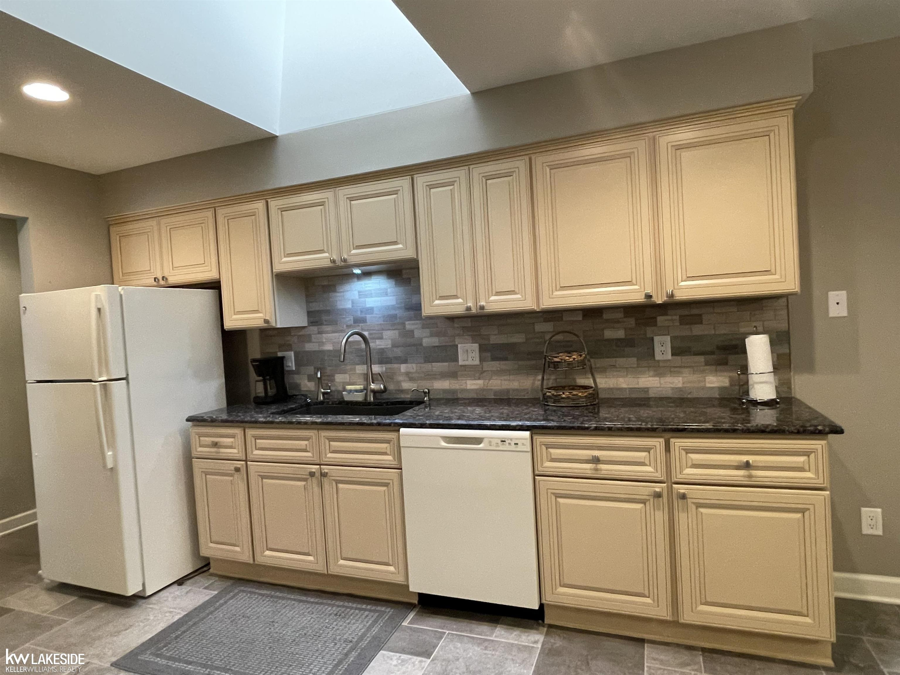 41625 Janet Circle, Clinton Twp, MI 48038 — Photo 9