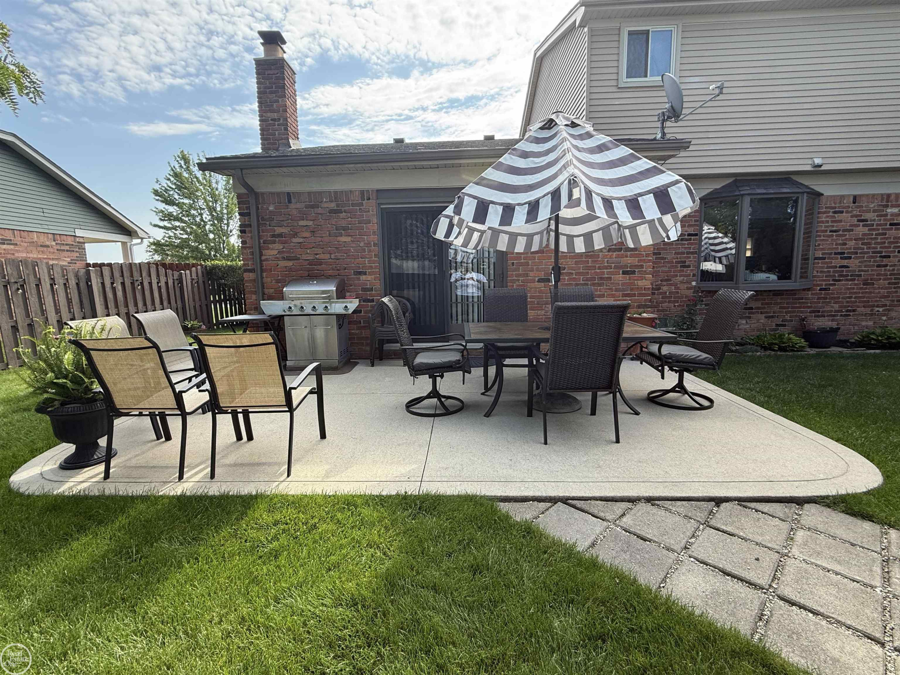 47043 Sanborn Drive, Macomb, MI 48044 — Photo 7