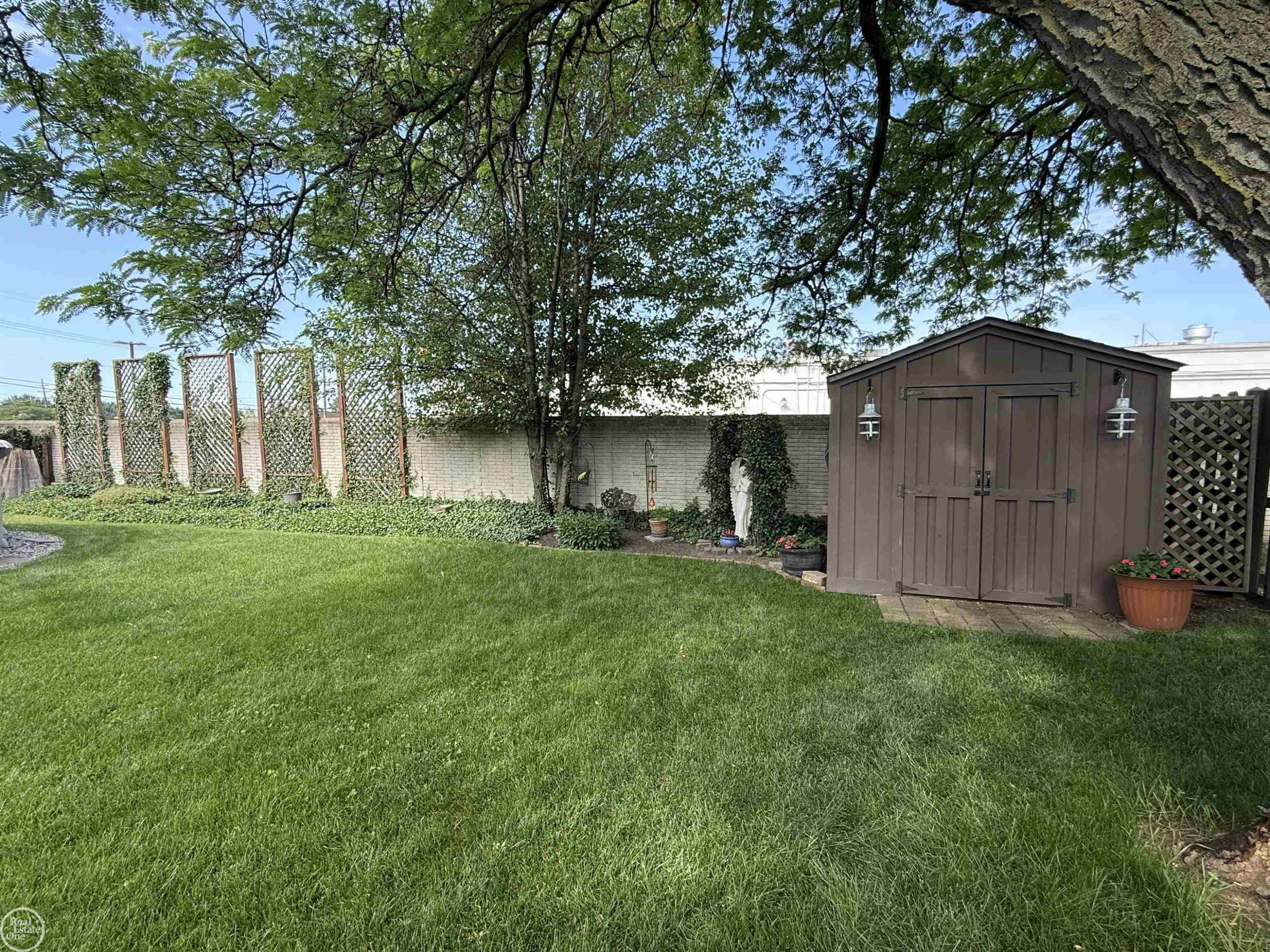 47043 Sanborn Drive, Macomb, MI 48044 — Photo 12