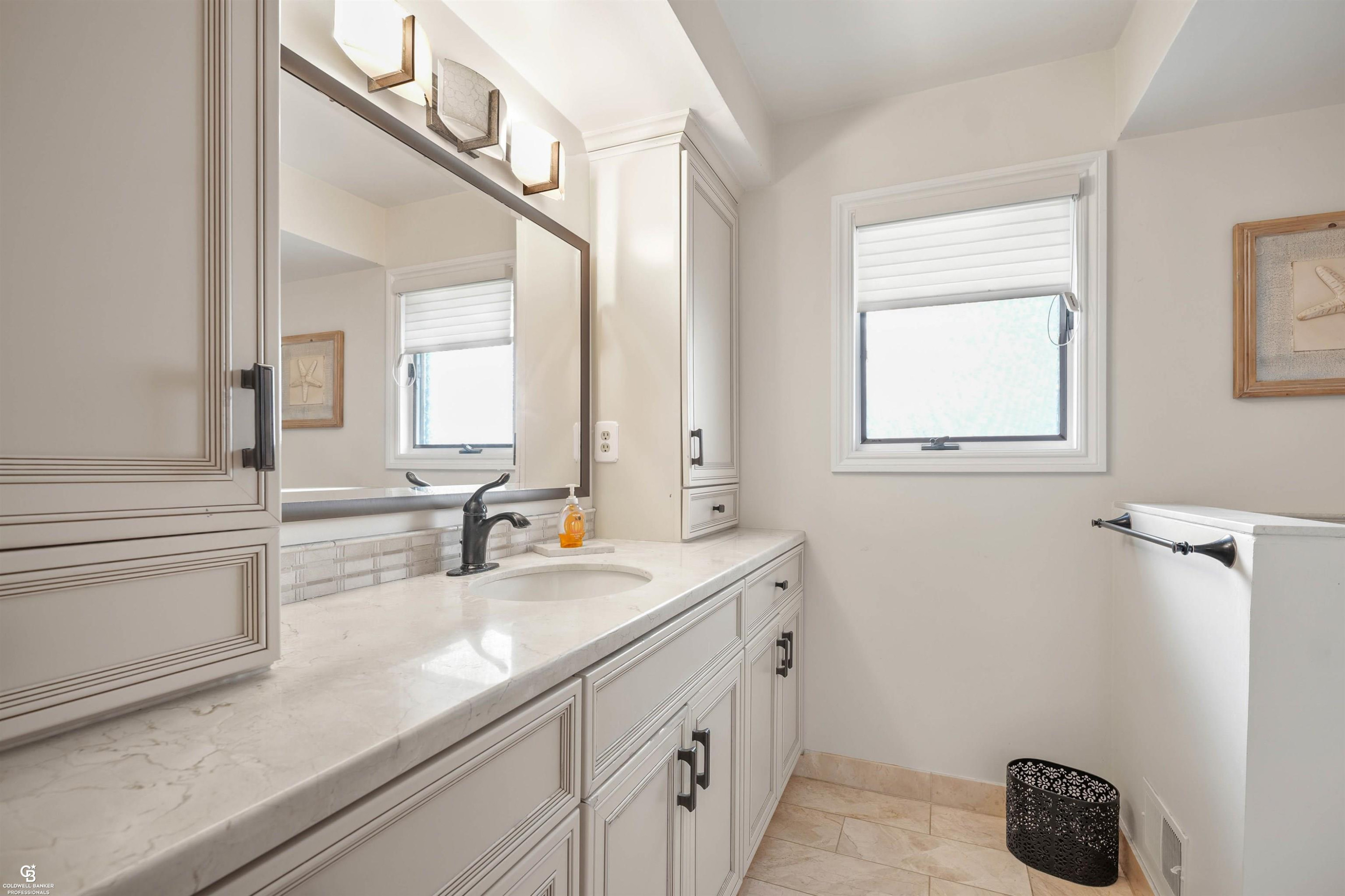 41397 Clairpointe St Street, MI — Photo 17