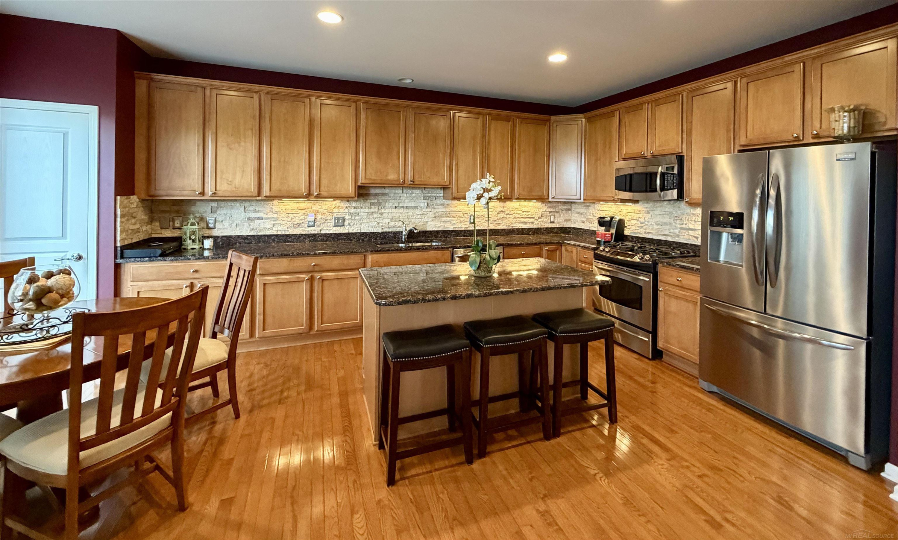 49626 Wayburn Drive, Macomb, MI 48042 — Photo 3