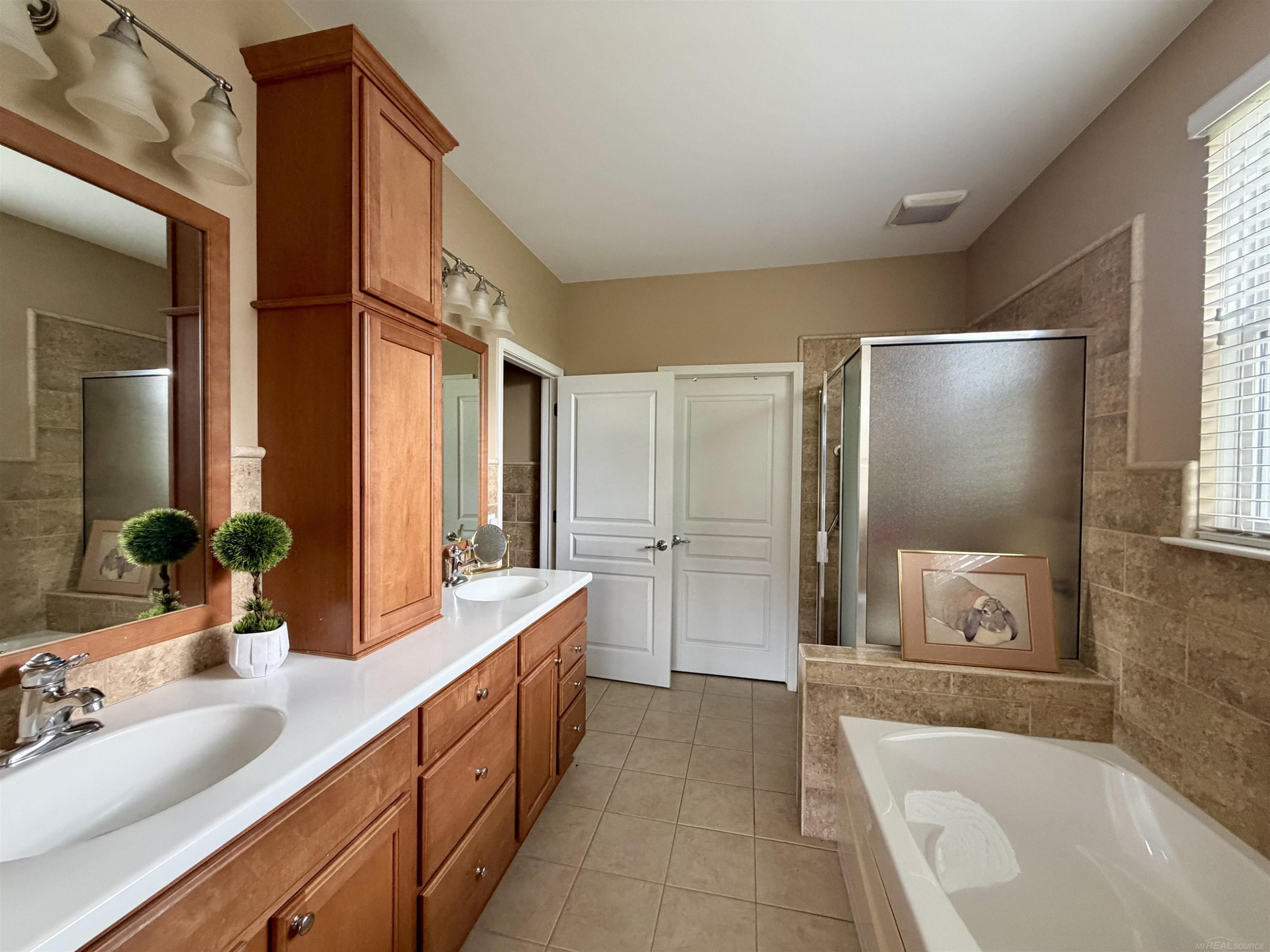 49626 Wayburn Drive, Macomb, MI 48042 — Photo 13