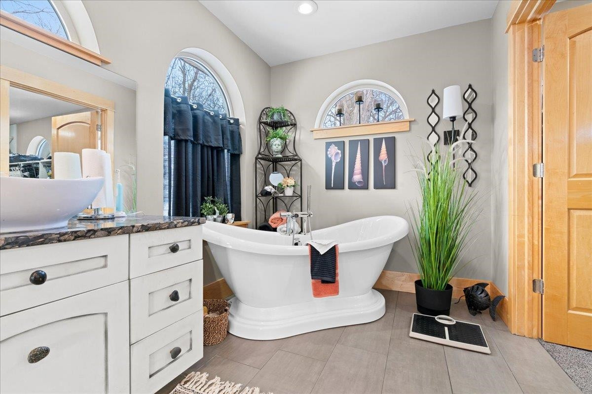415 Curwood Drive, Owosso, MI 48867 — Photo 53