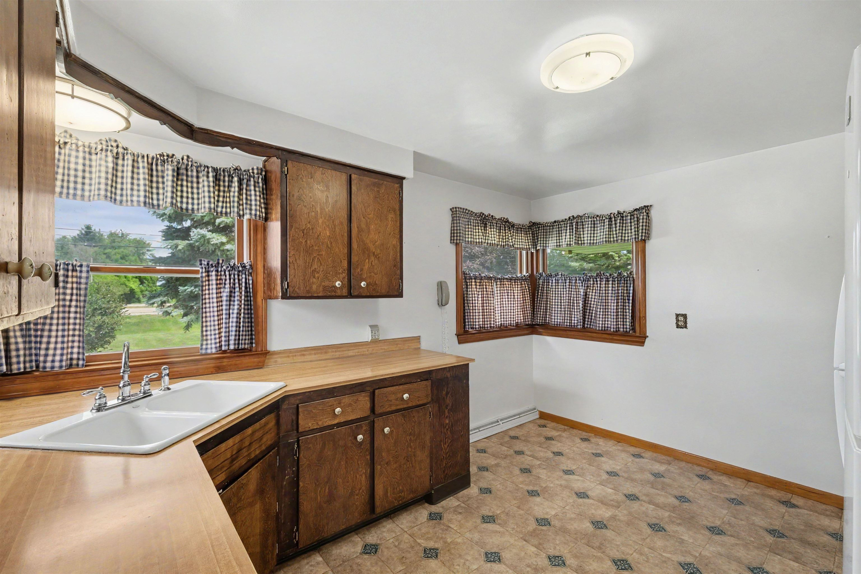 8155 Corunna Road, Flint, MI 48532 — Photo 9