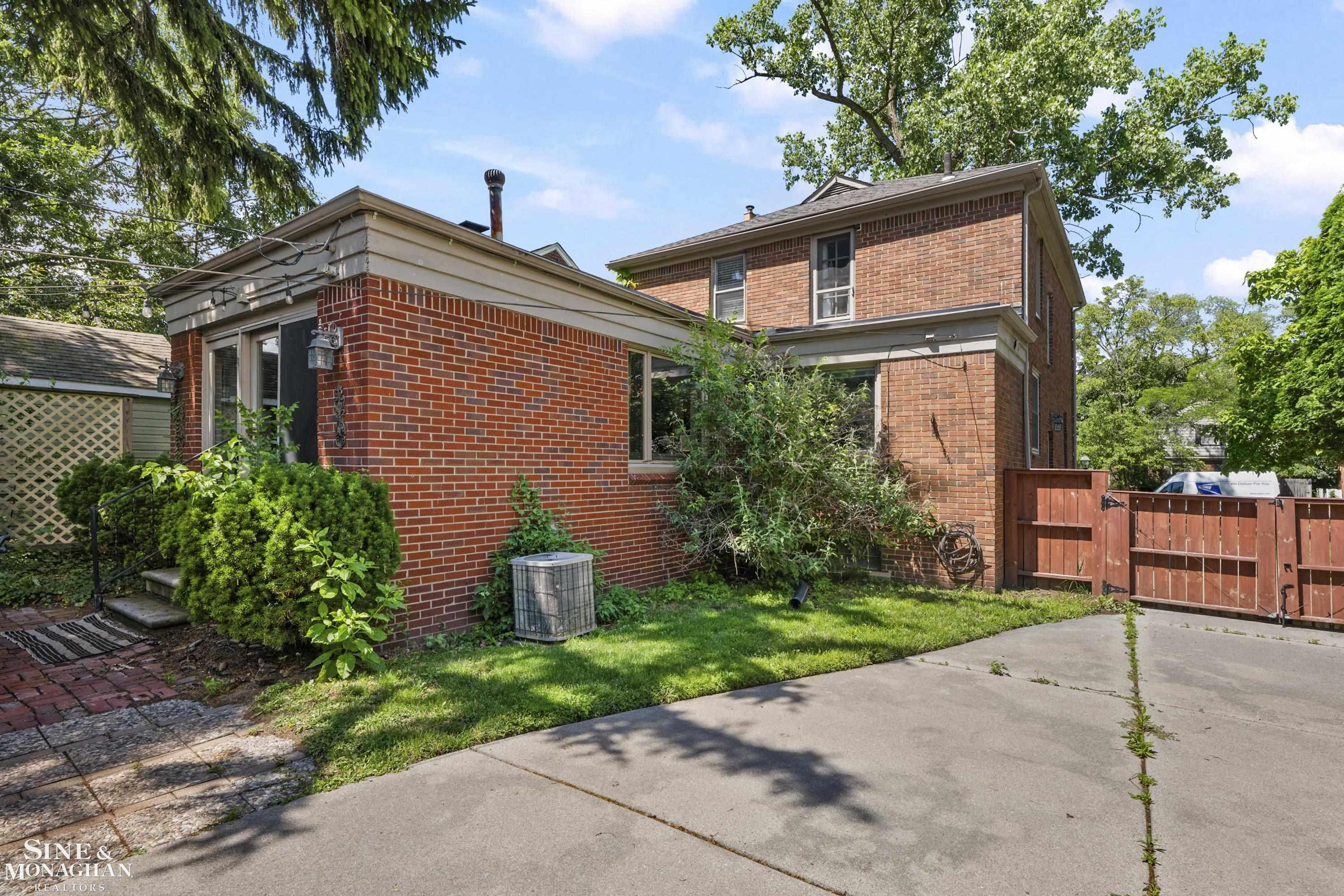 433 Maison Road, Grosse Pointe Farms, MI 48236 — Photo 30