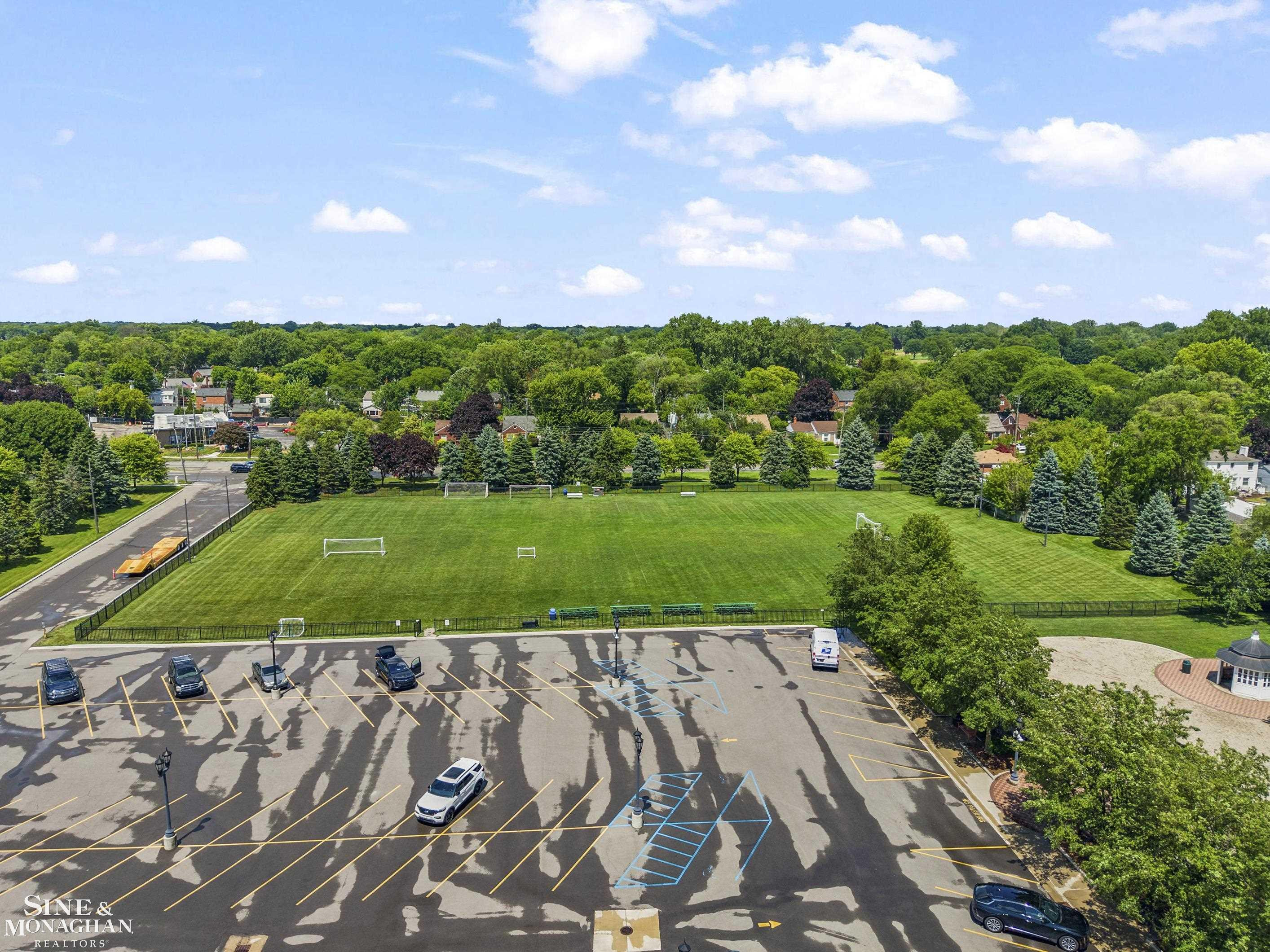 433 Maison Road, Grosse Pointe Farms, MI 48236 — Photo 31
