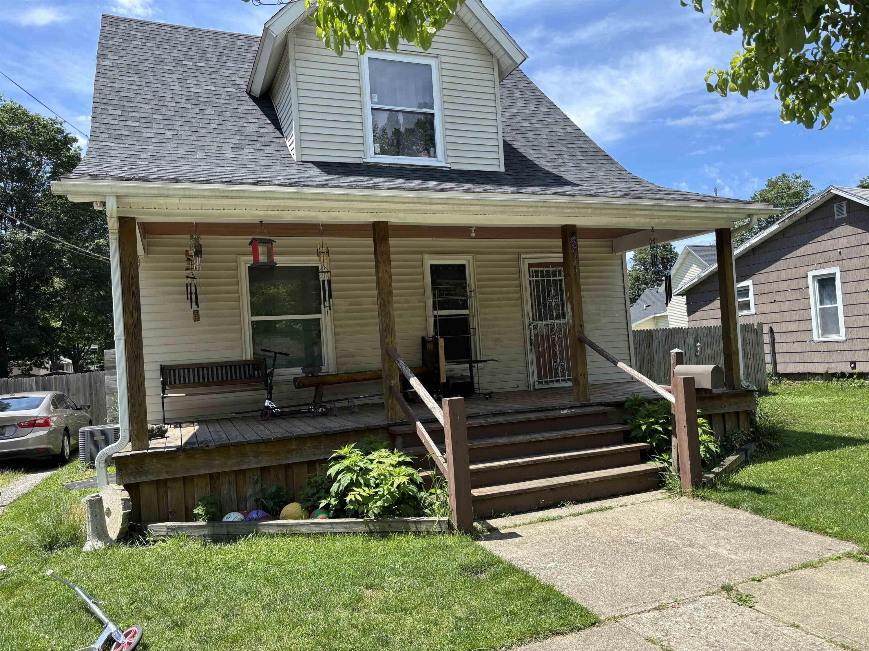 211 James Street, Dowagiac, MI 49047