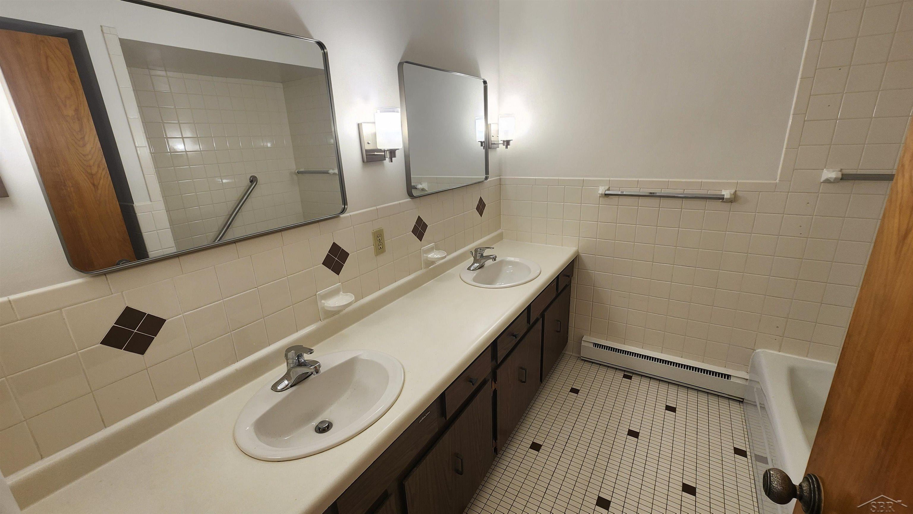 240 W Tuscola UNIT 2 Street, 2, Frankenmuth, MI 48734 — Photo 7