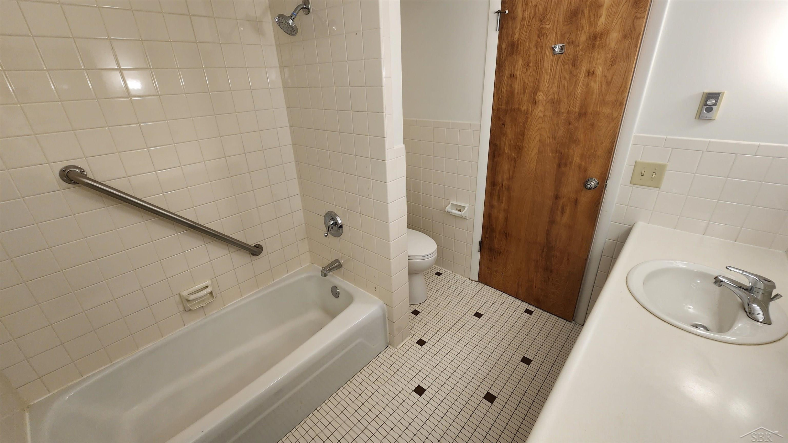 240 W Tuscola UNIT 2 Street, 2, Frankenmuth, MI 48734 — Photo 8